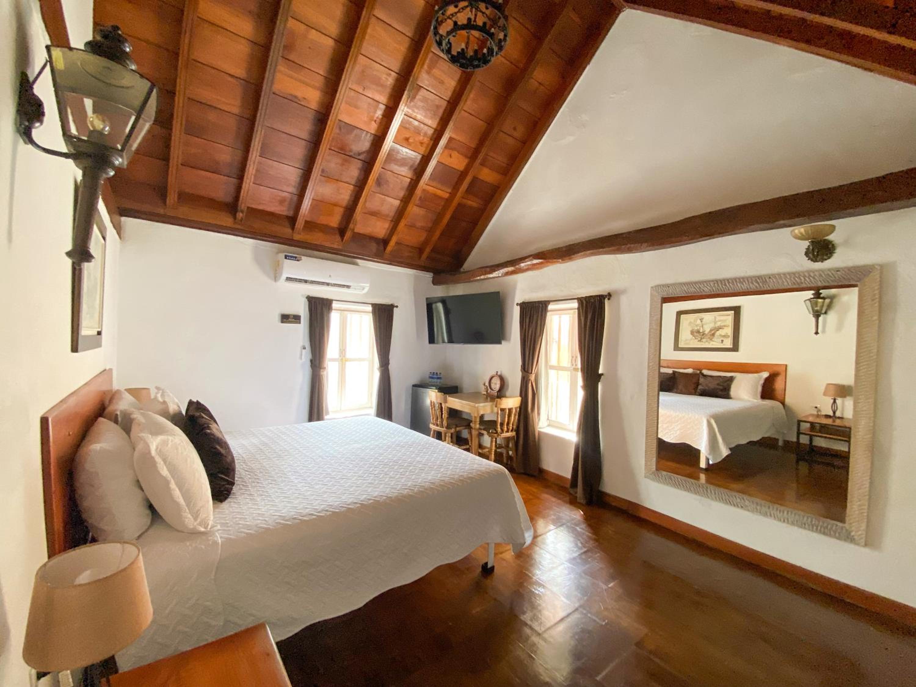 Family Room with Private Bathroom photo 1