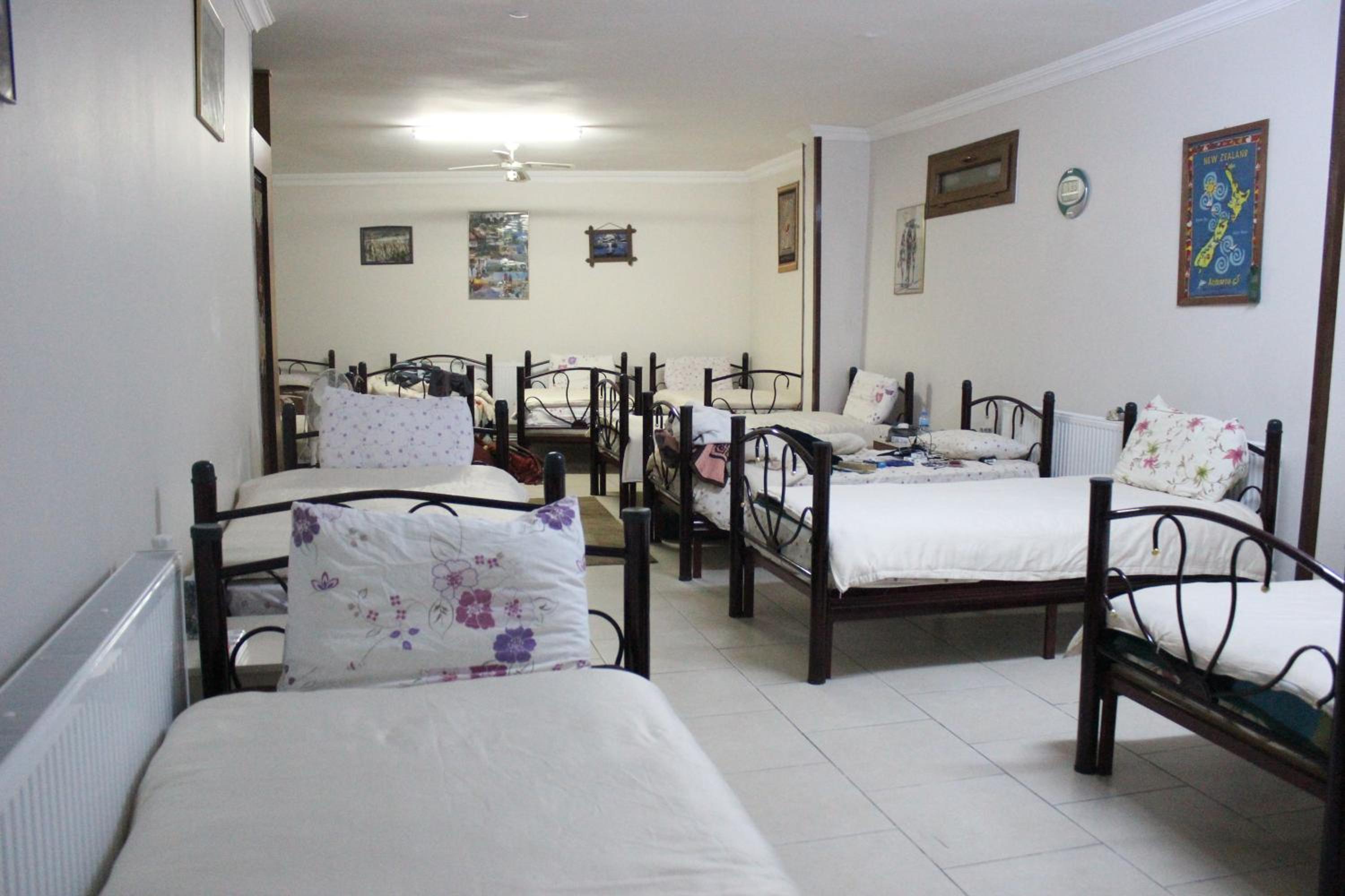 Bed in 12-Bed Mixed Dormitory Room photo 1