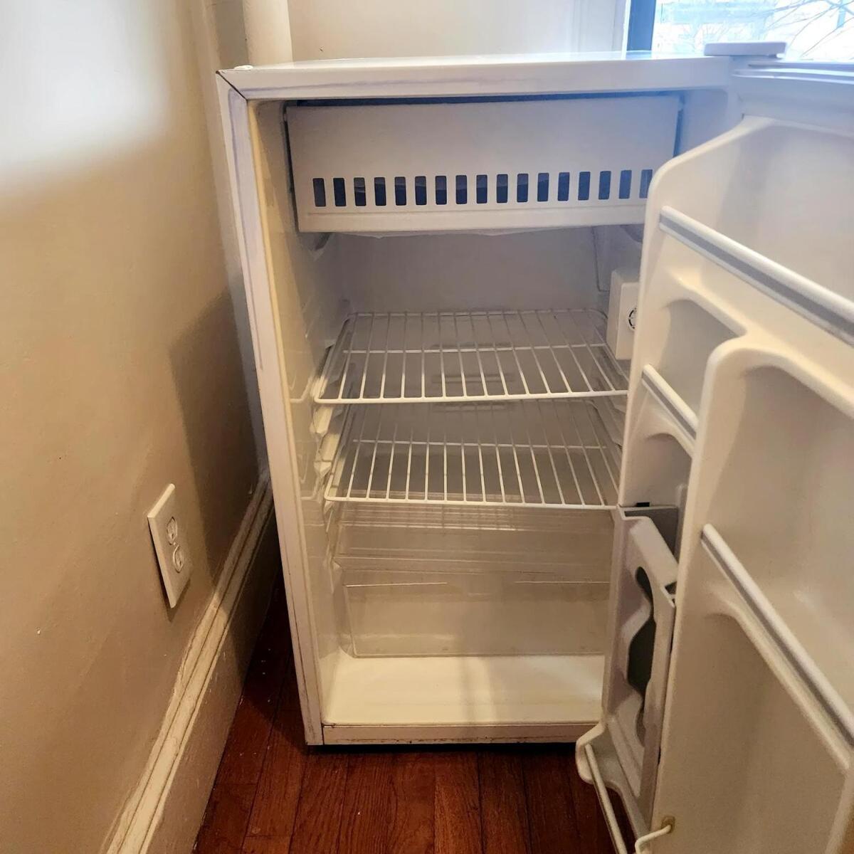 Budget Single Room photo 3