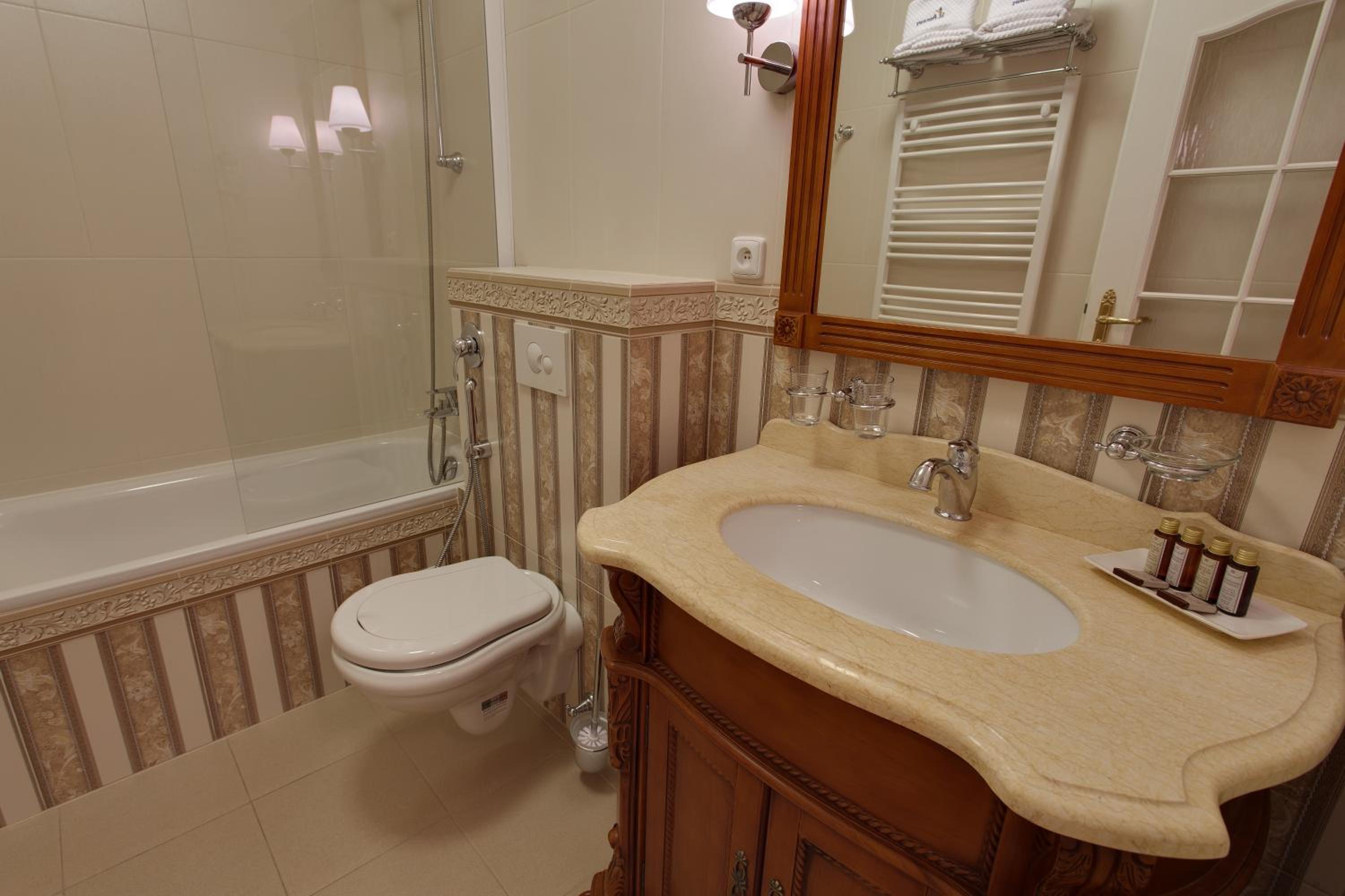Premium Suite - Photo 2