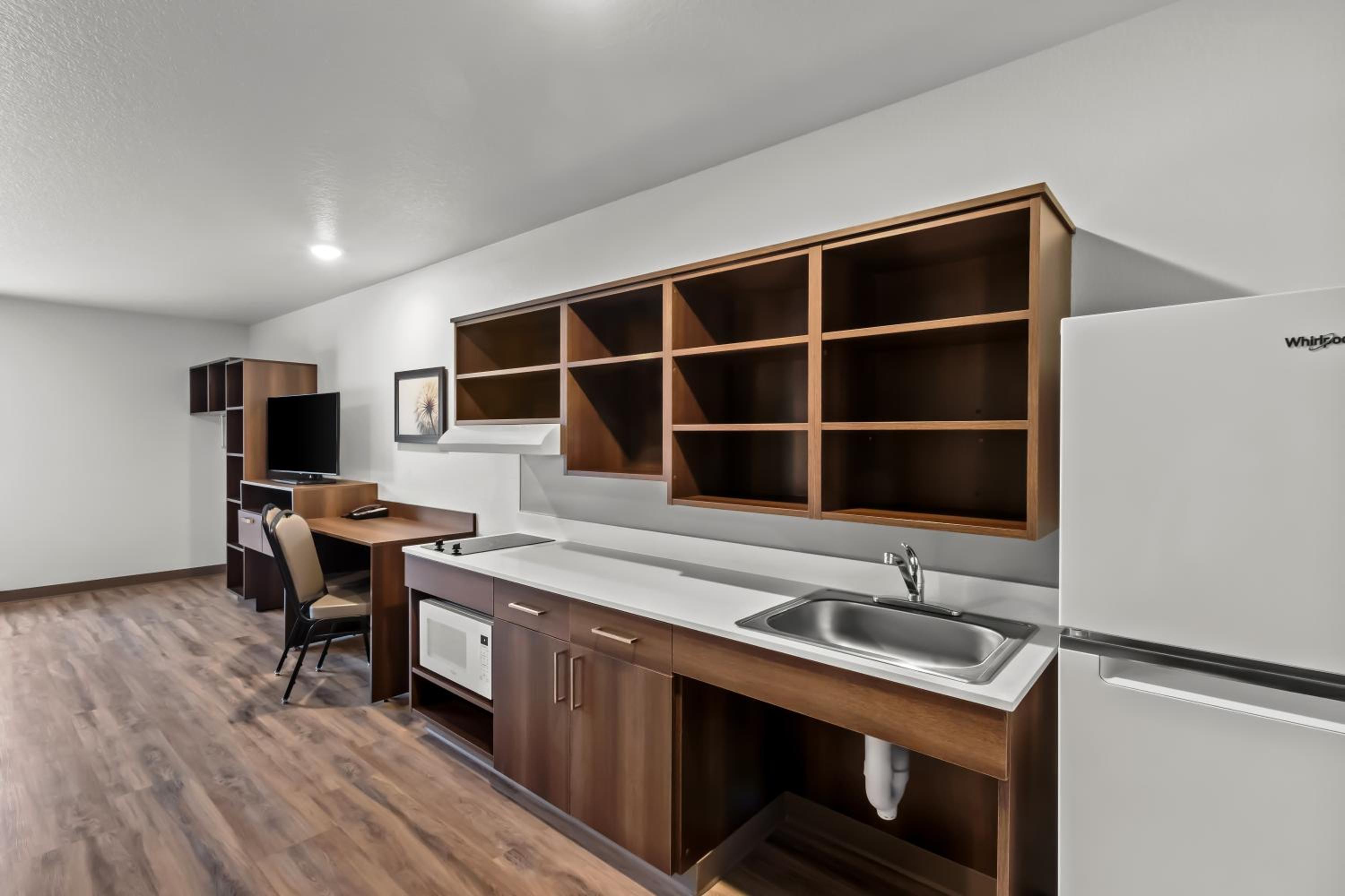 Queen Suite with Two Queen Beds and Tub - Disability Access/Non Smoking