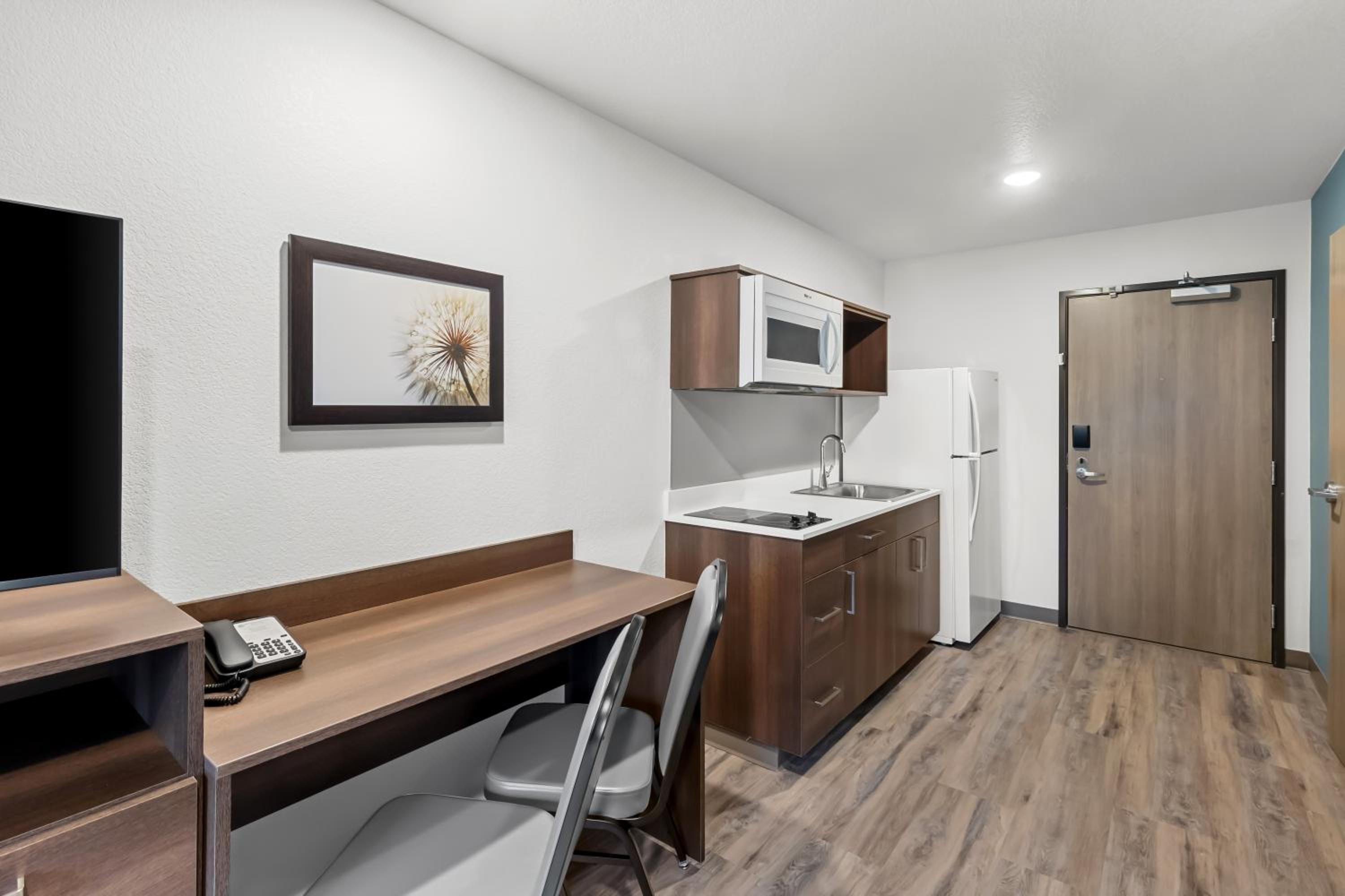 Queen Suite with Two Queen Beds - Non Smoking