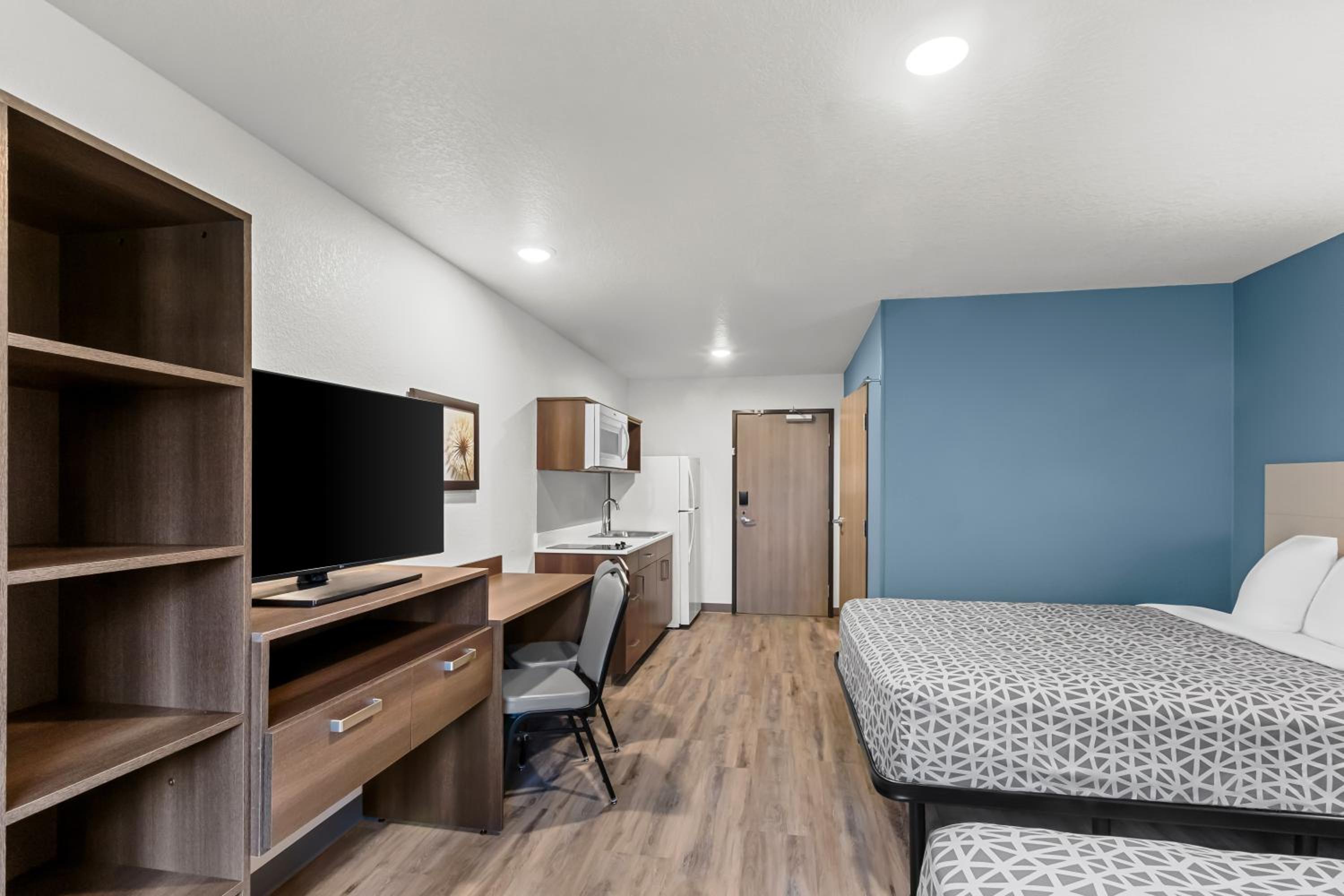 Queen Suite with Two Queen Beds - Non Smoking