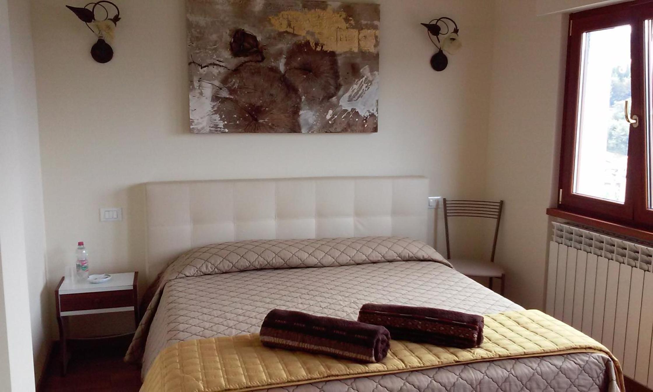 Double Room with Private External Bathroom photo 2