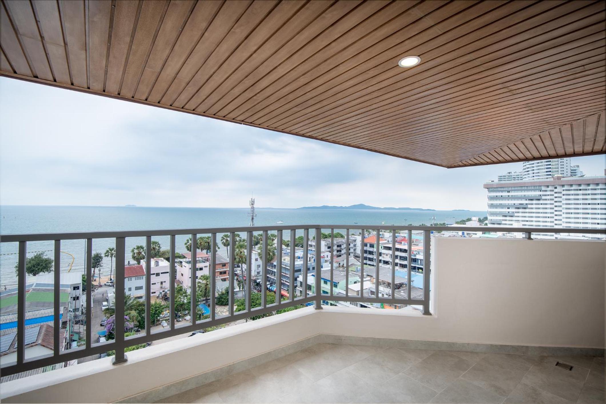 King Suite with Ocean View - Photo 2