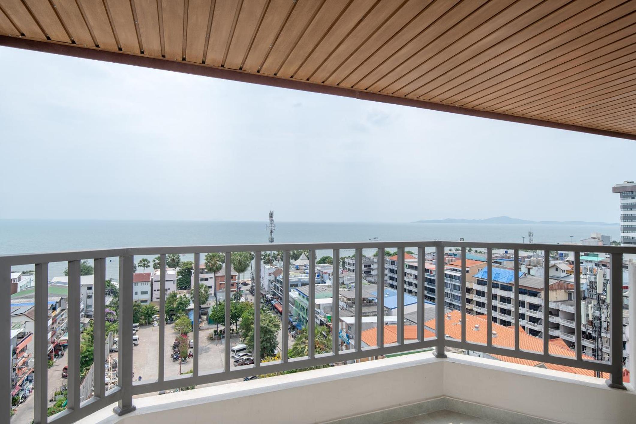 Deluxe Double or Twin Room with Sea View - Photo 2