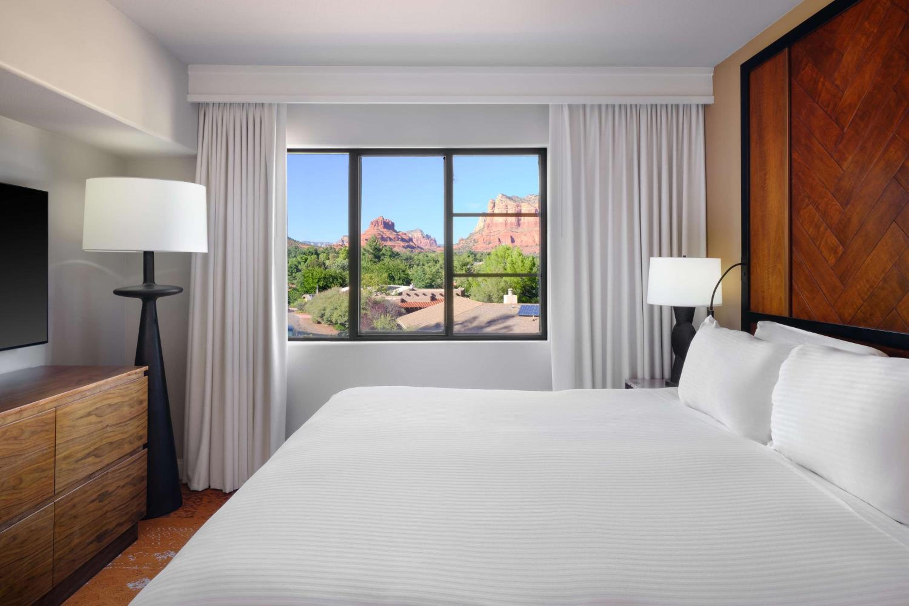 King Suite with Private Fire Bowl - Red Rock View