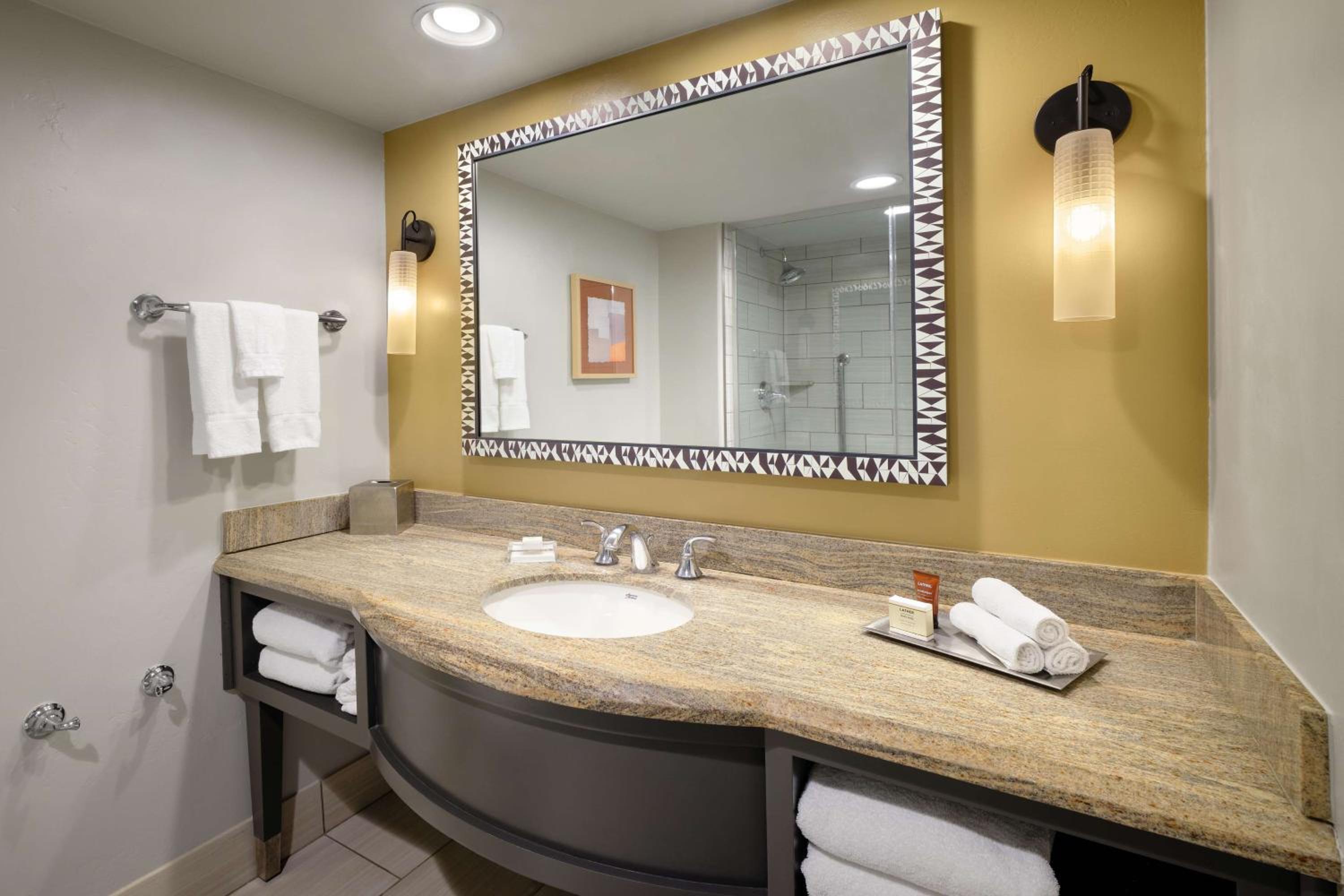 King Room with Private Fire Bowl - Mountain View - Photo 1