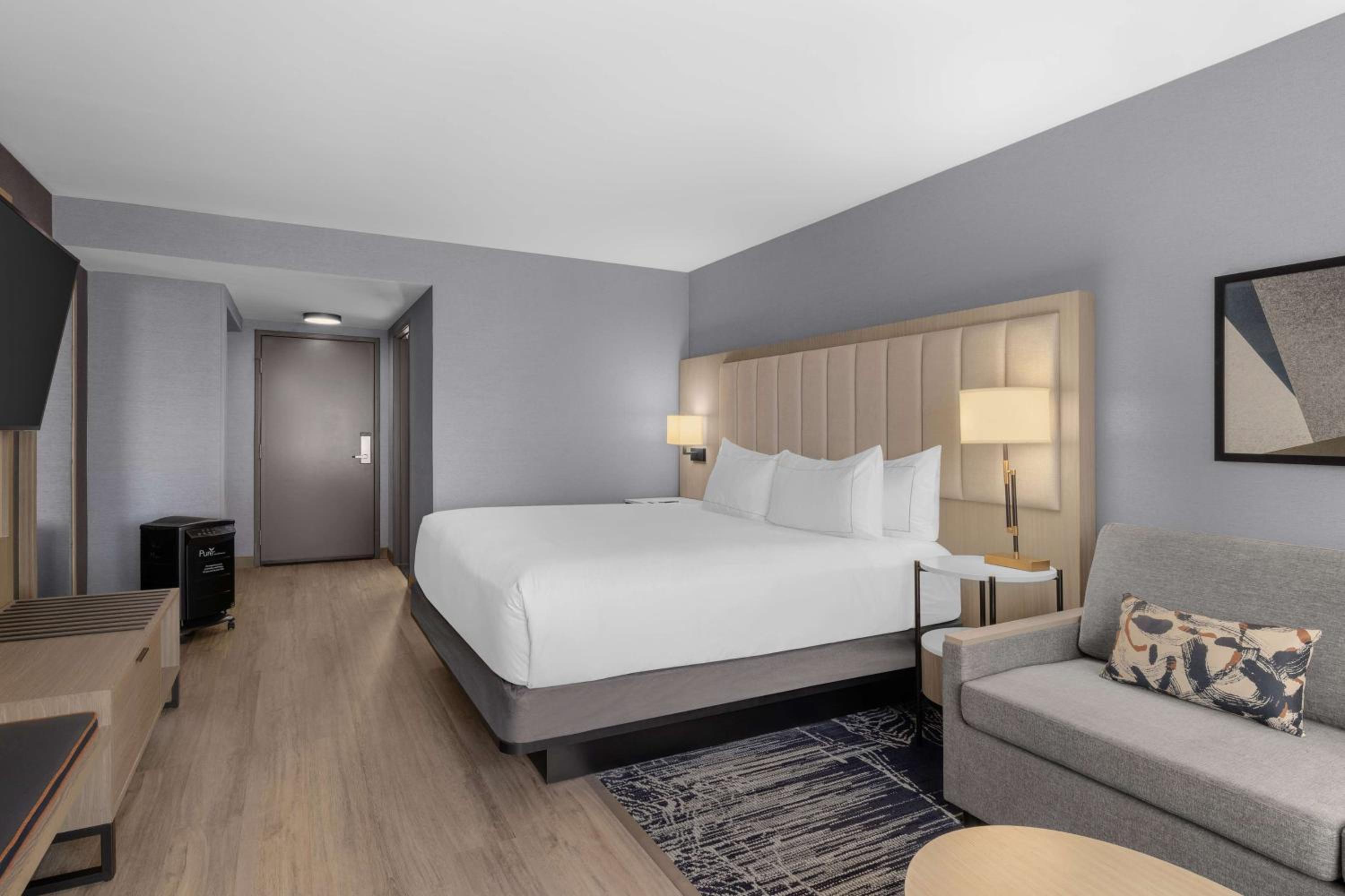 Pure Wellness King Room with Sofa Bed - Non-Smoking - Photo 12