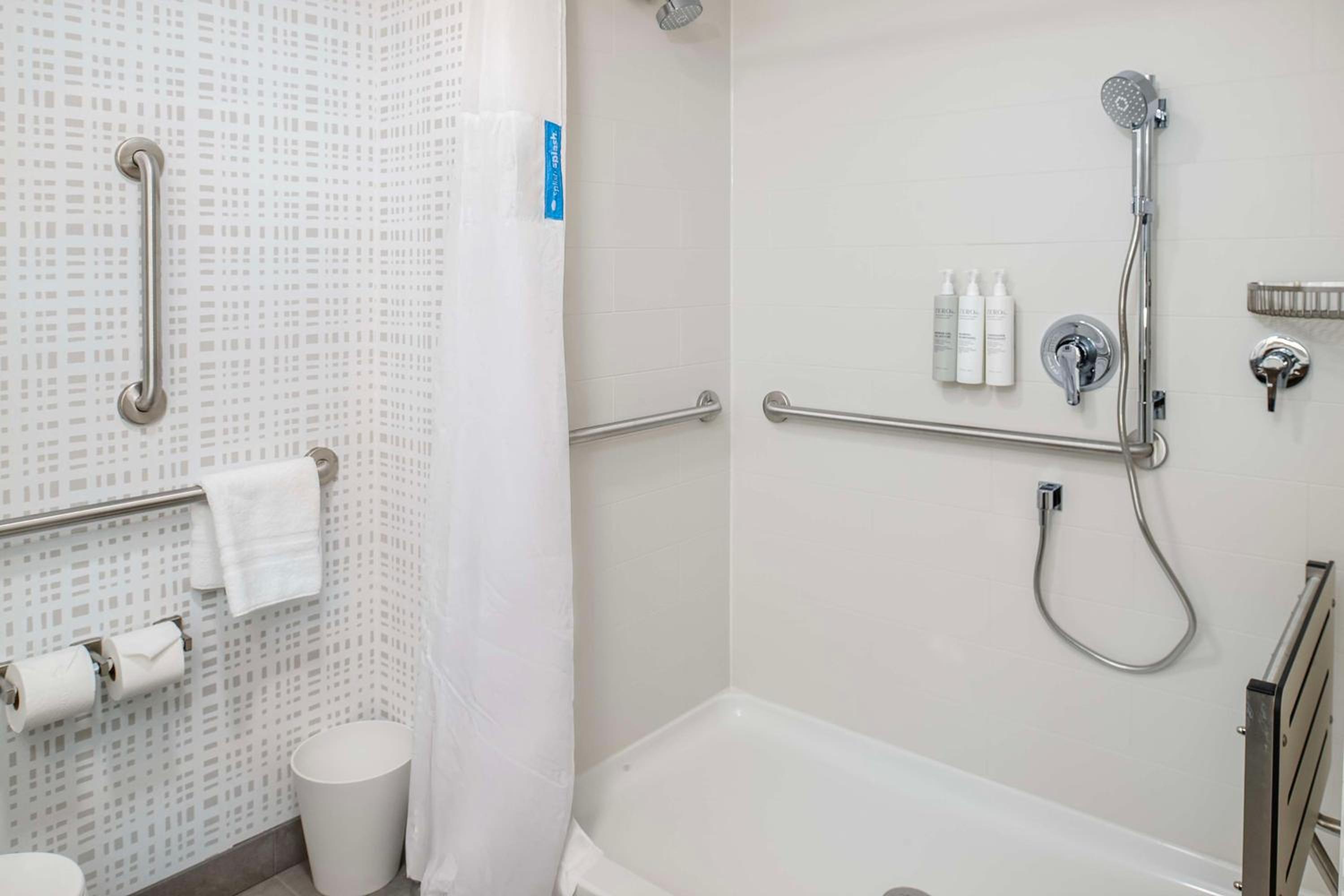 King Room with One King Bed and Transfer Shower - Mobility/Hearing Accessible - Photo 1
