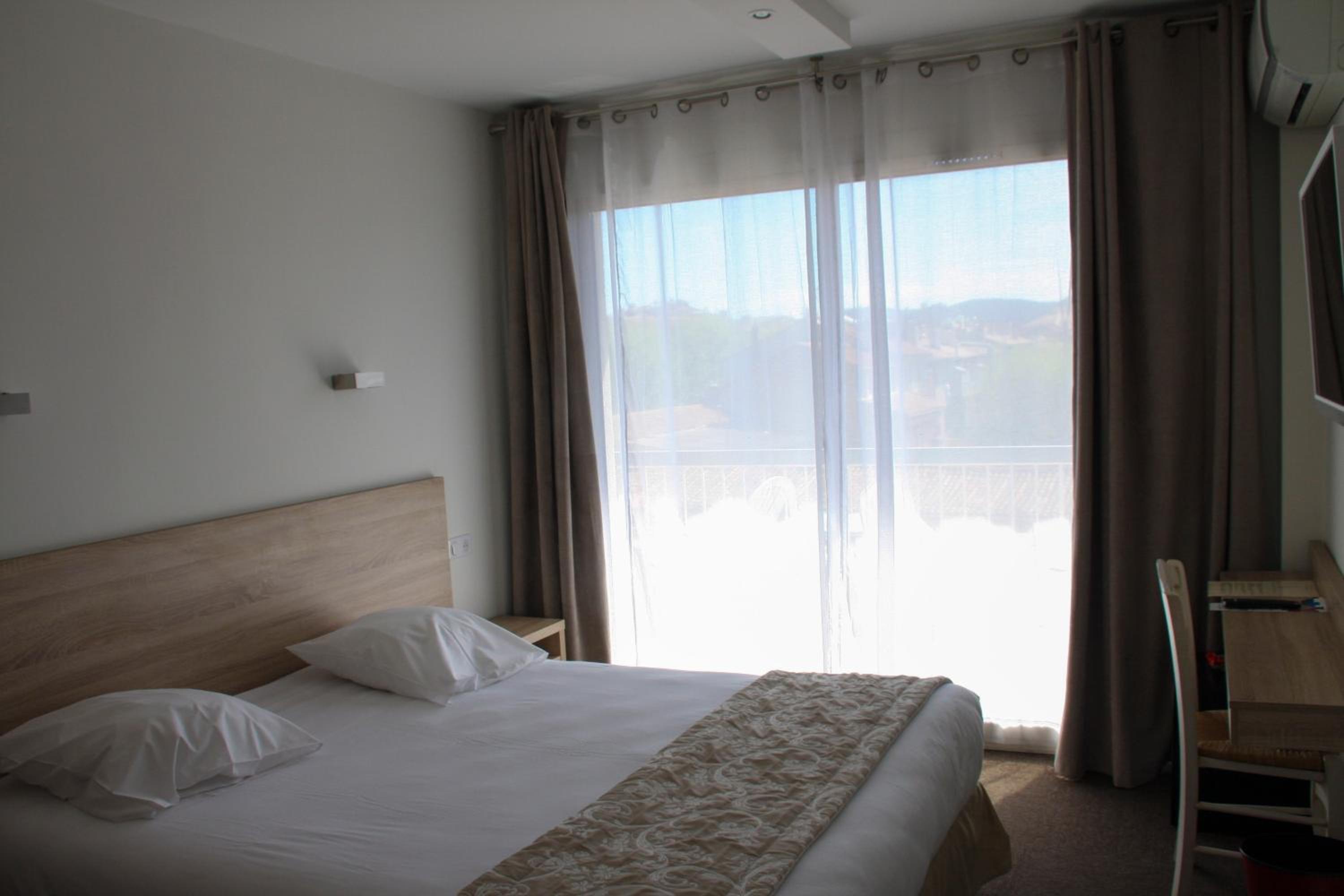 Standard Double Room Courtyard Side photo 1