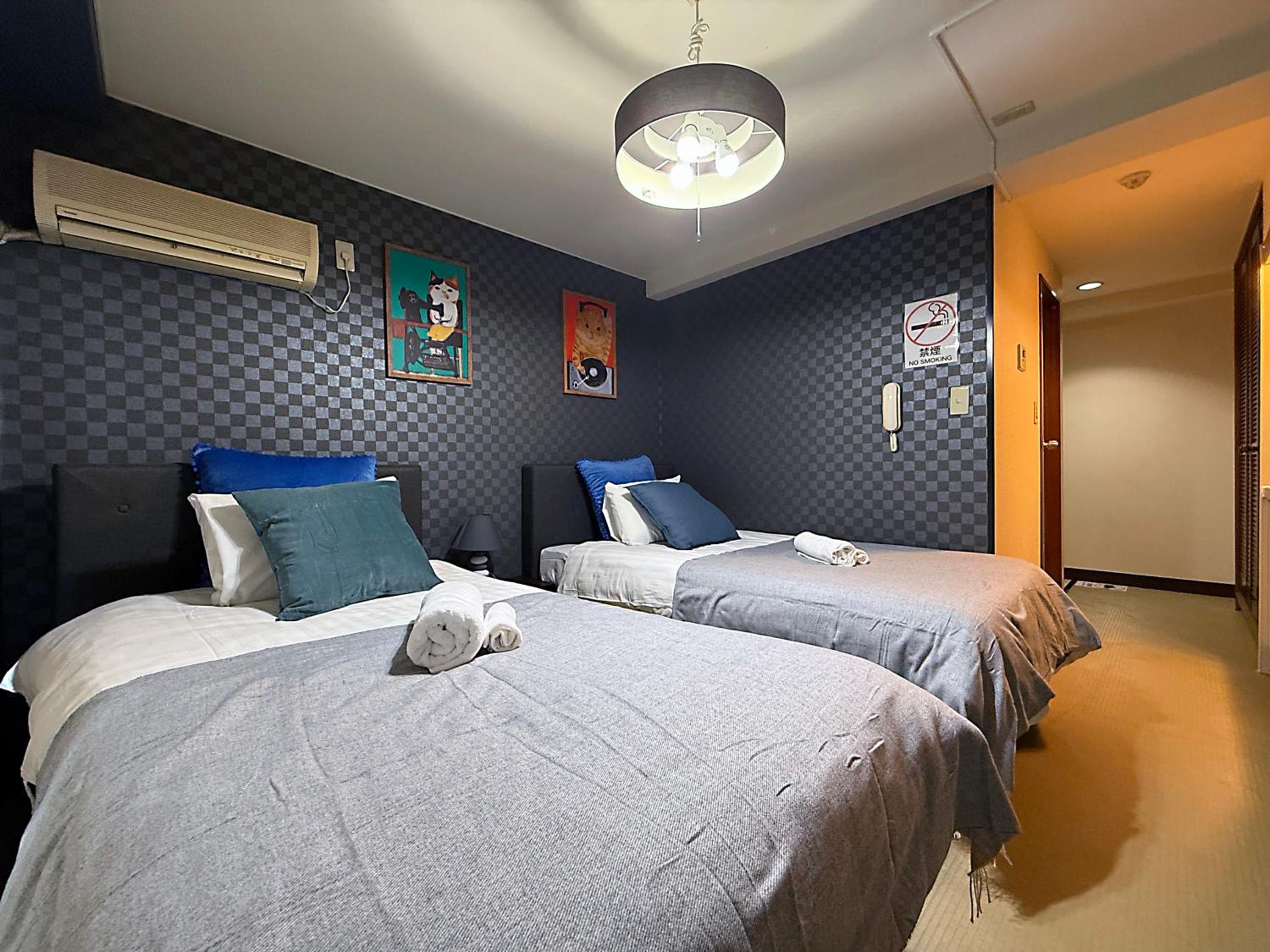 Twin Room with Private Bathroom photo 3