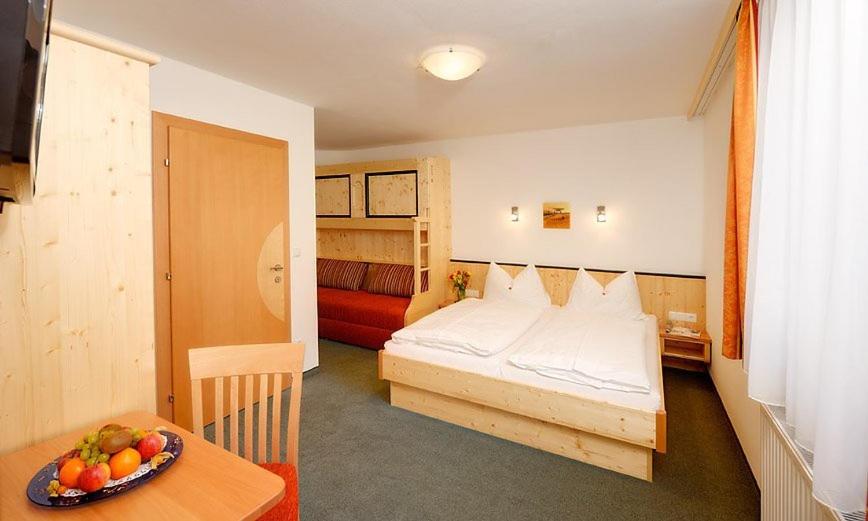 Double Room - Photo 3