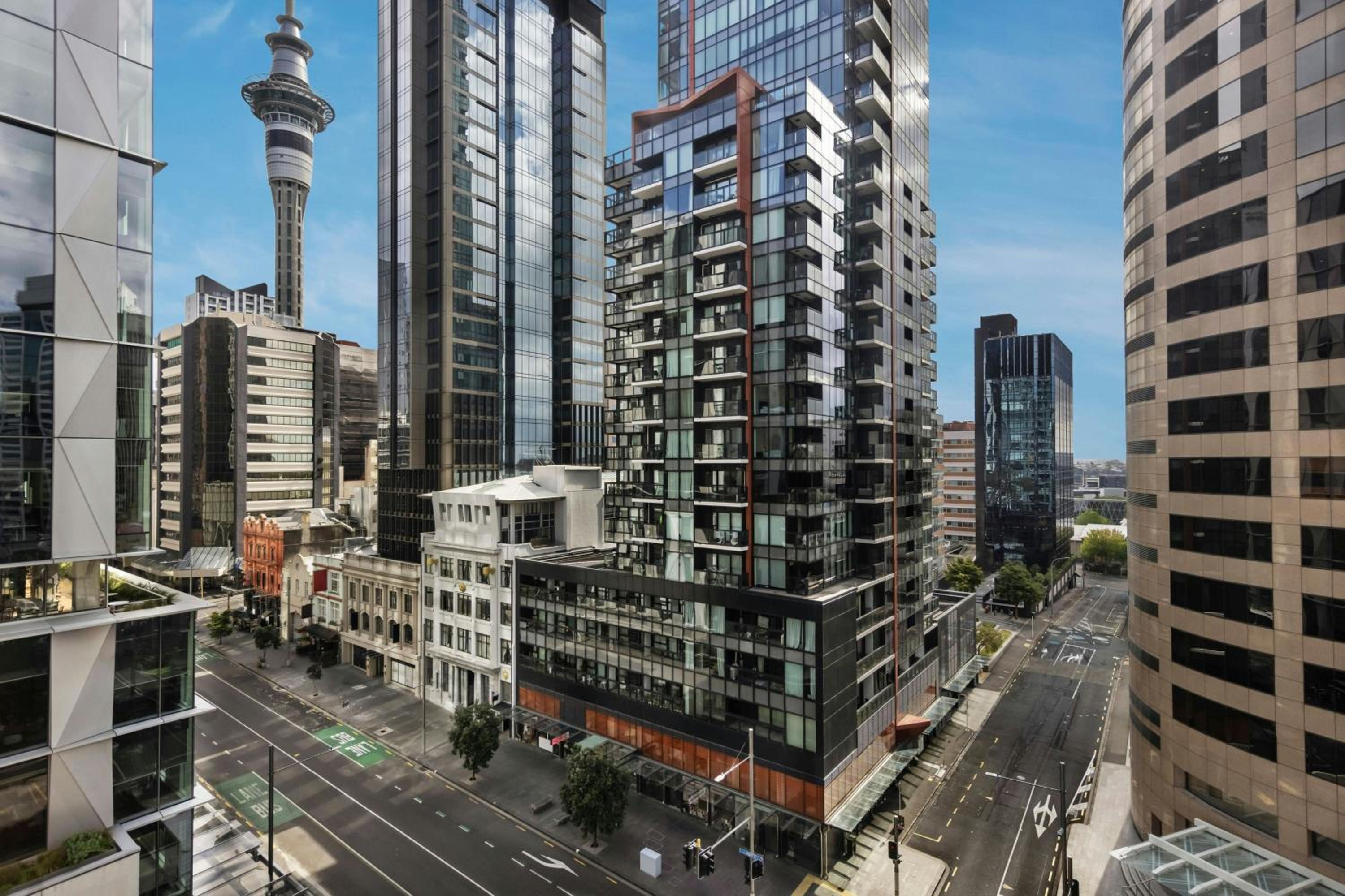 One-Bedroom Executive King Suite with Sky Tower View - Photo 6