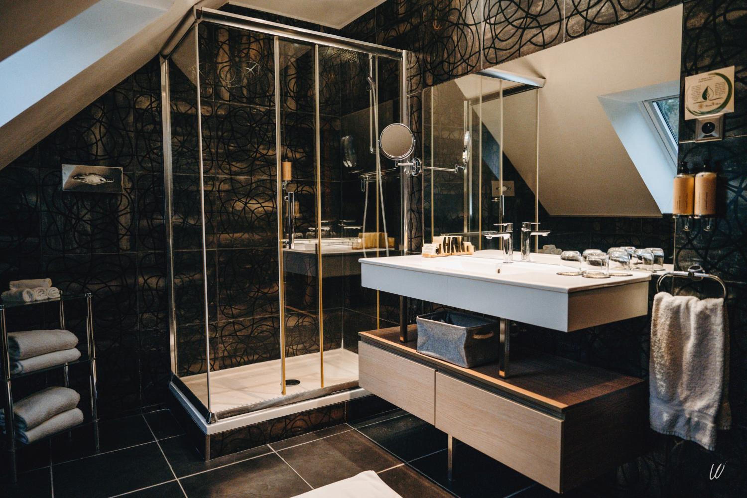 Family Room with Private Bathroom photo 3