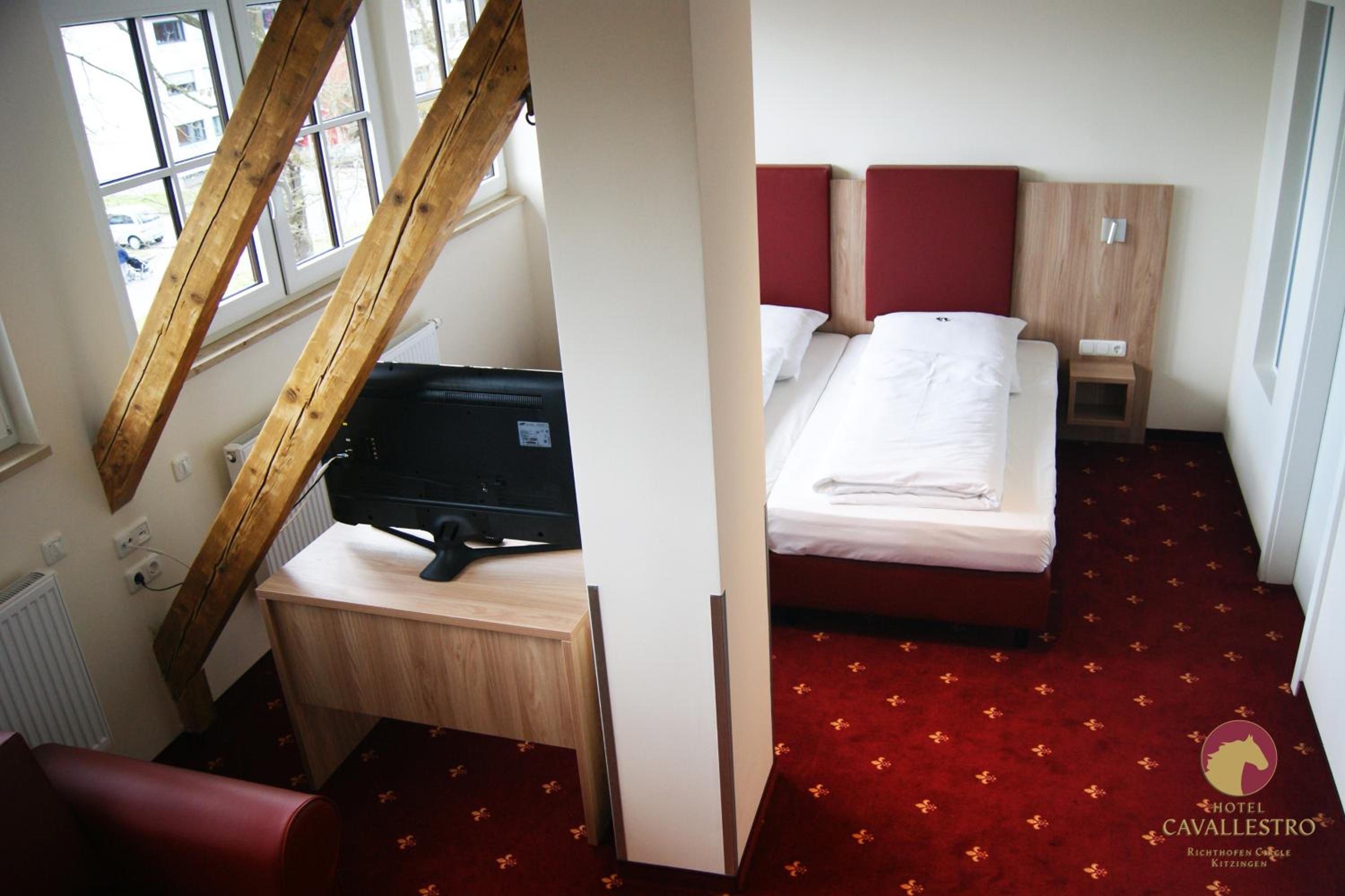 Double Room - Photo 8