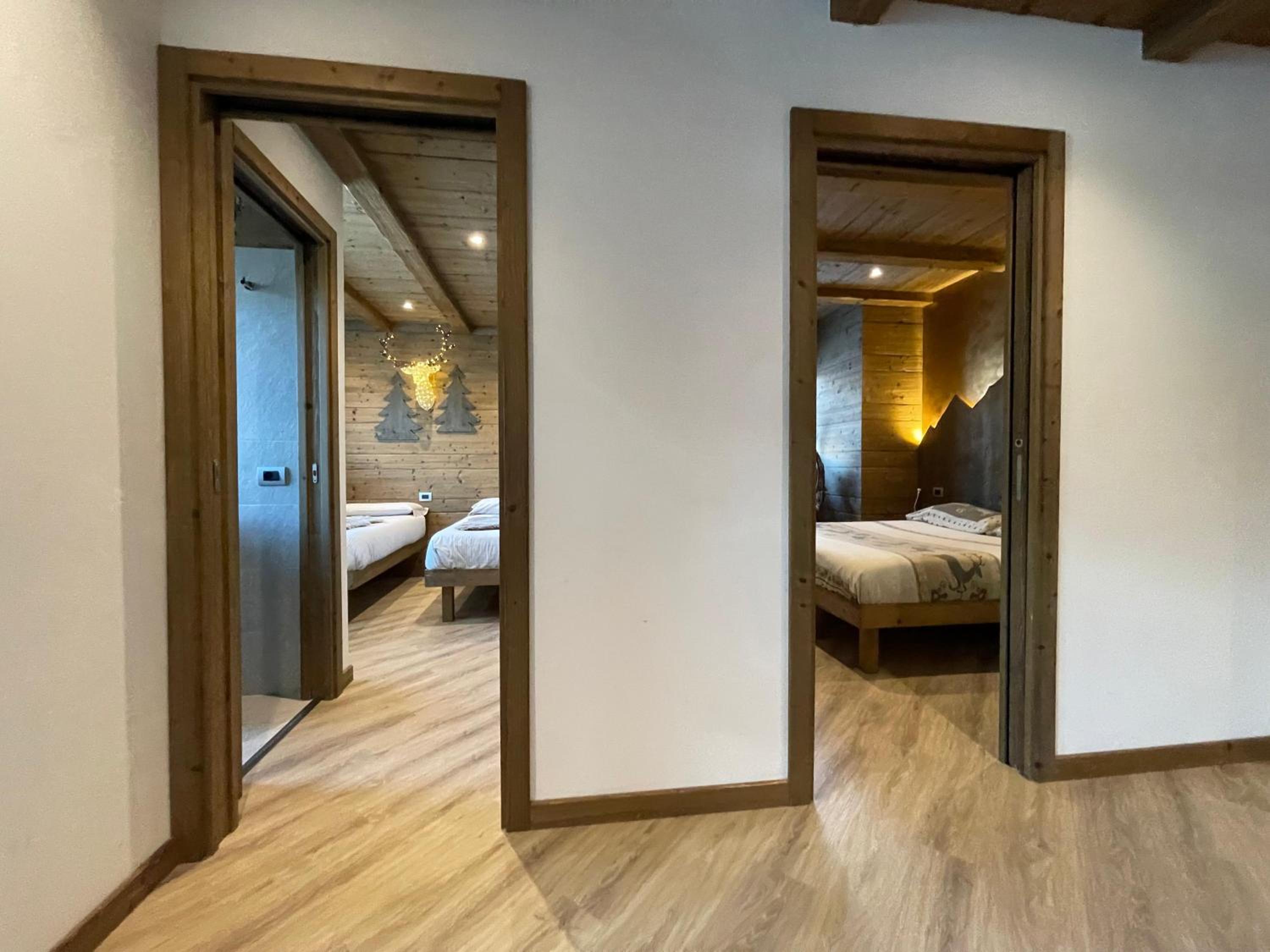 Two-Bedroom Deluxe Apartment - Photo 3