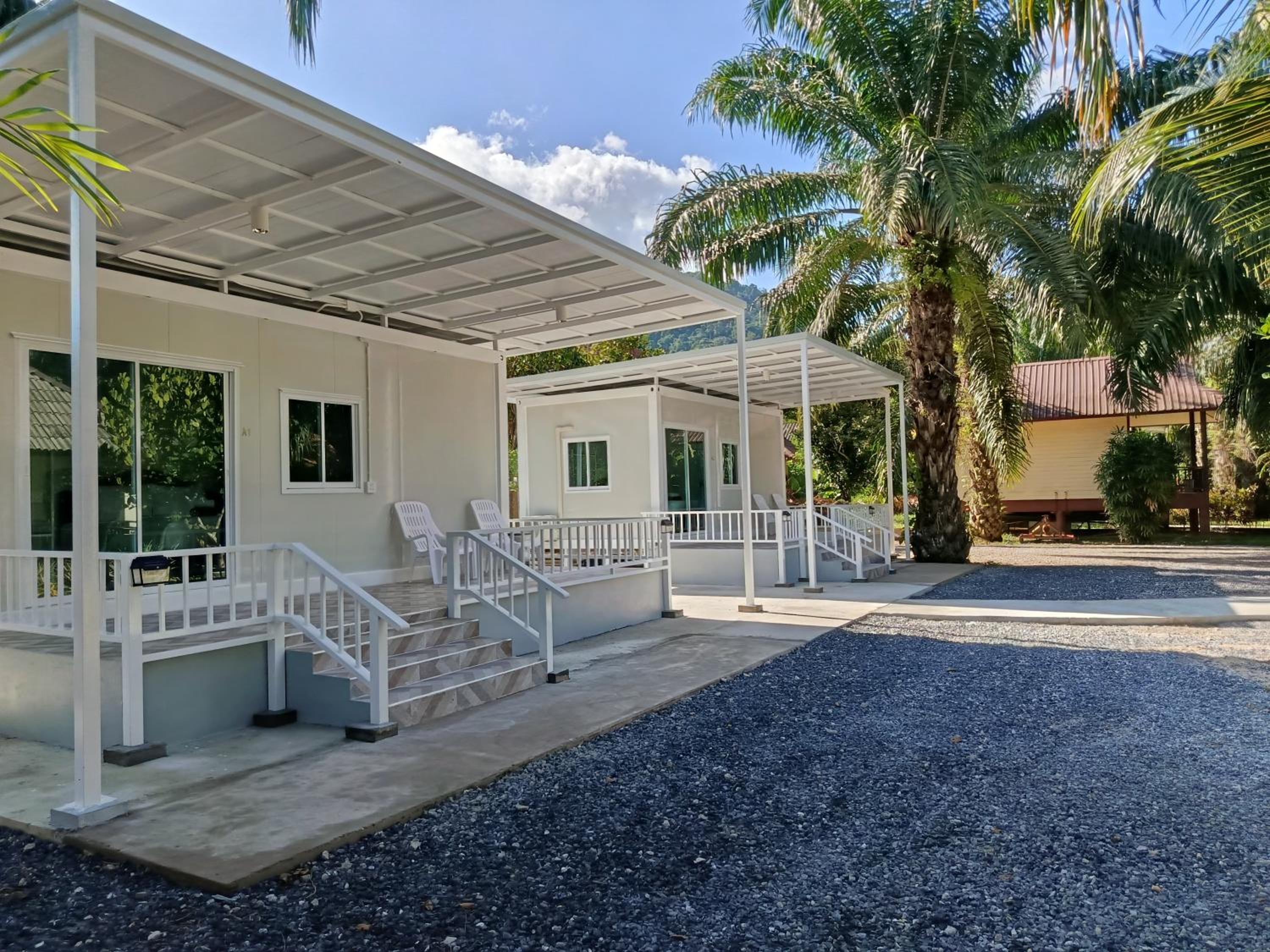 Bungalow with Patio
