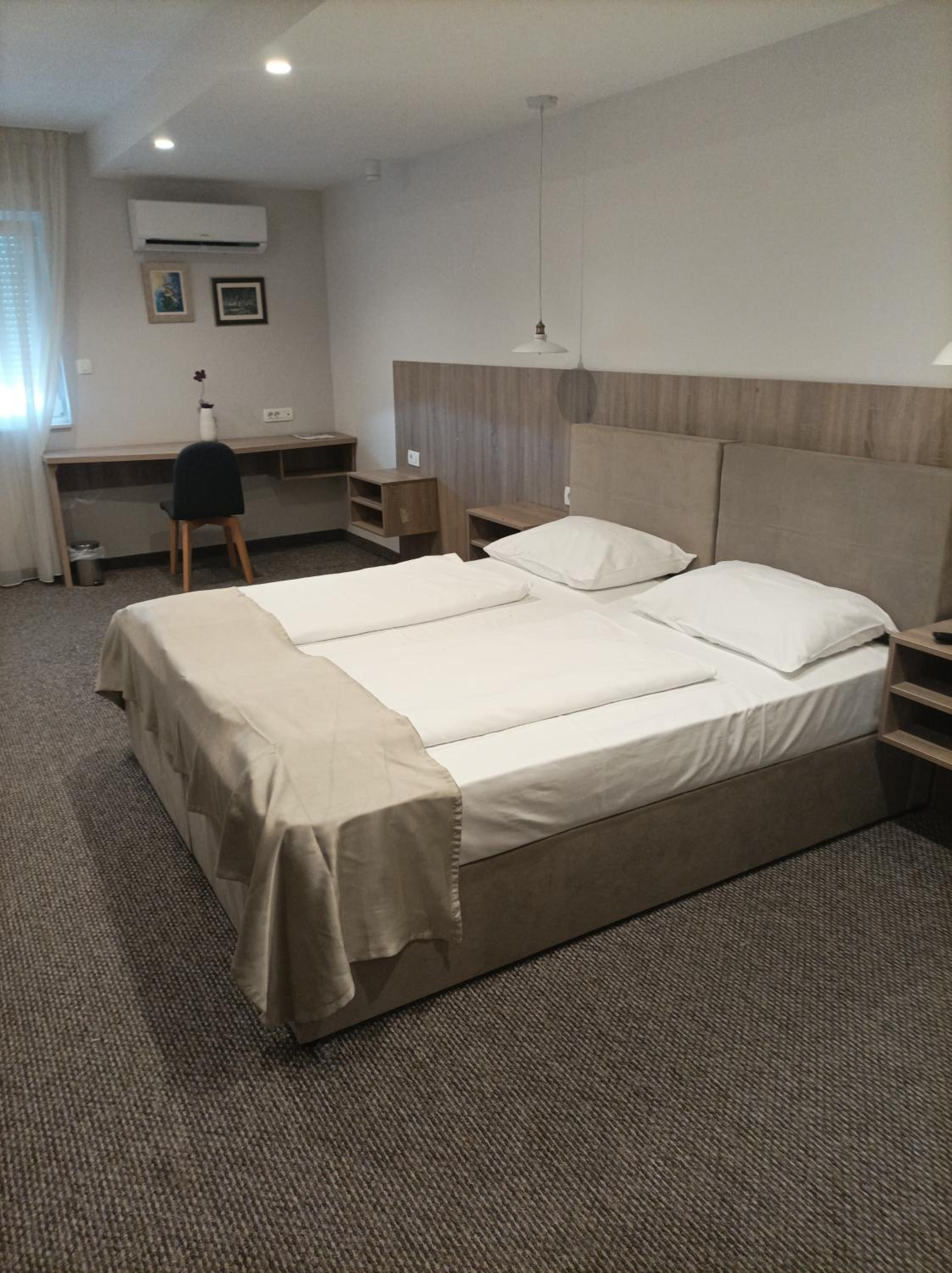 Superior Double Room - Photo 3