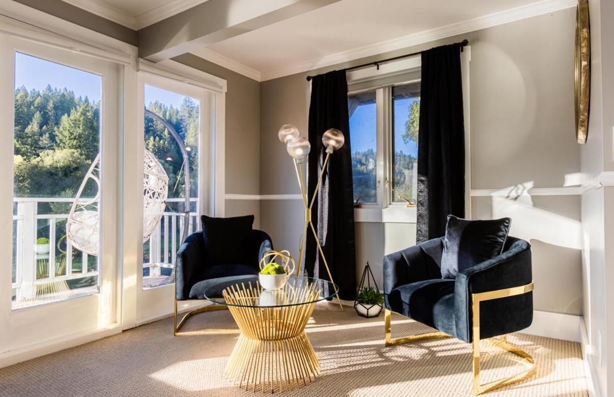 Deluxe King Studio with River View photo 2