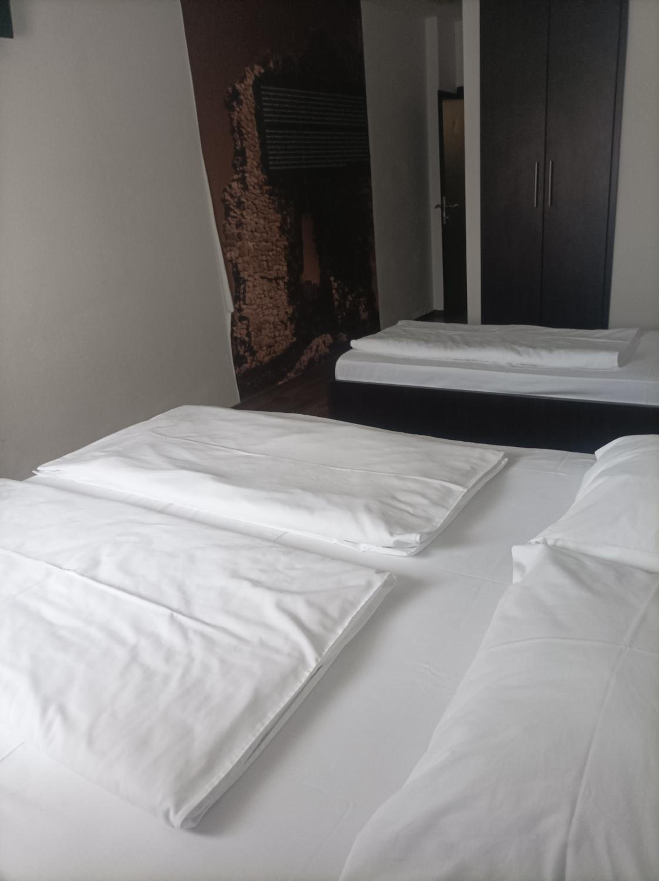 Classic Triple Room - Photo 4