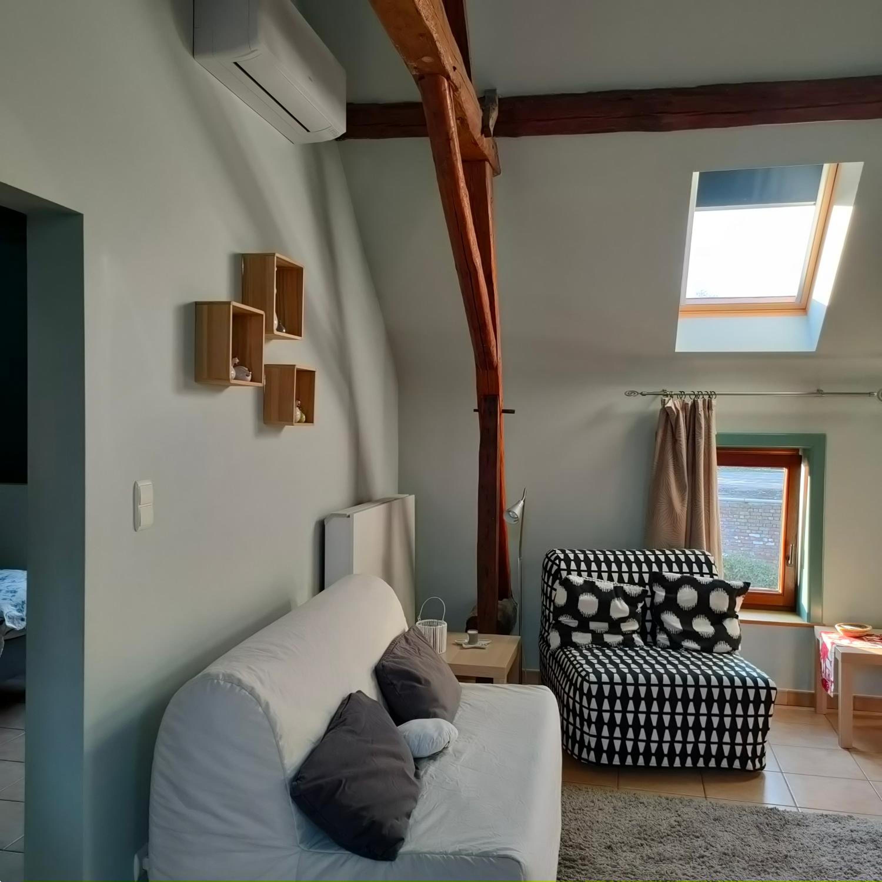One-Bedroom House photo 1