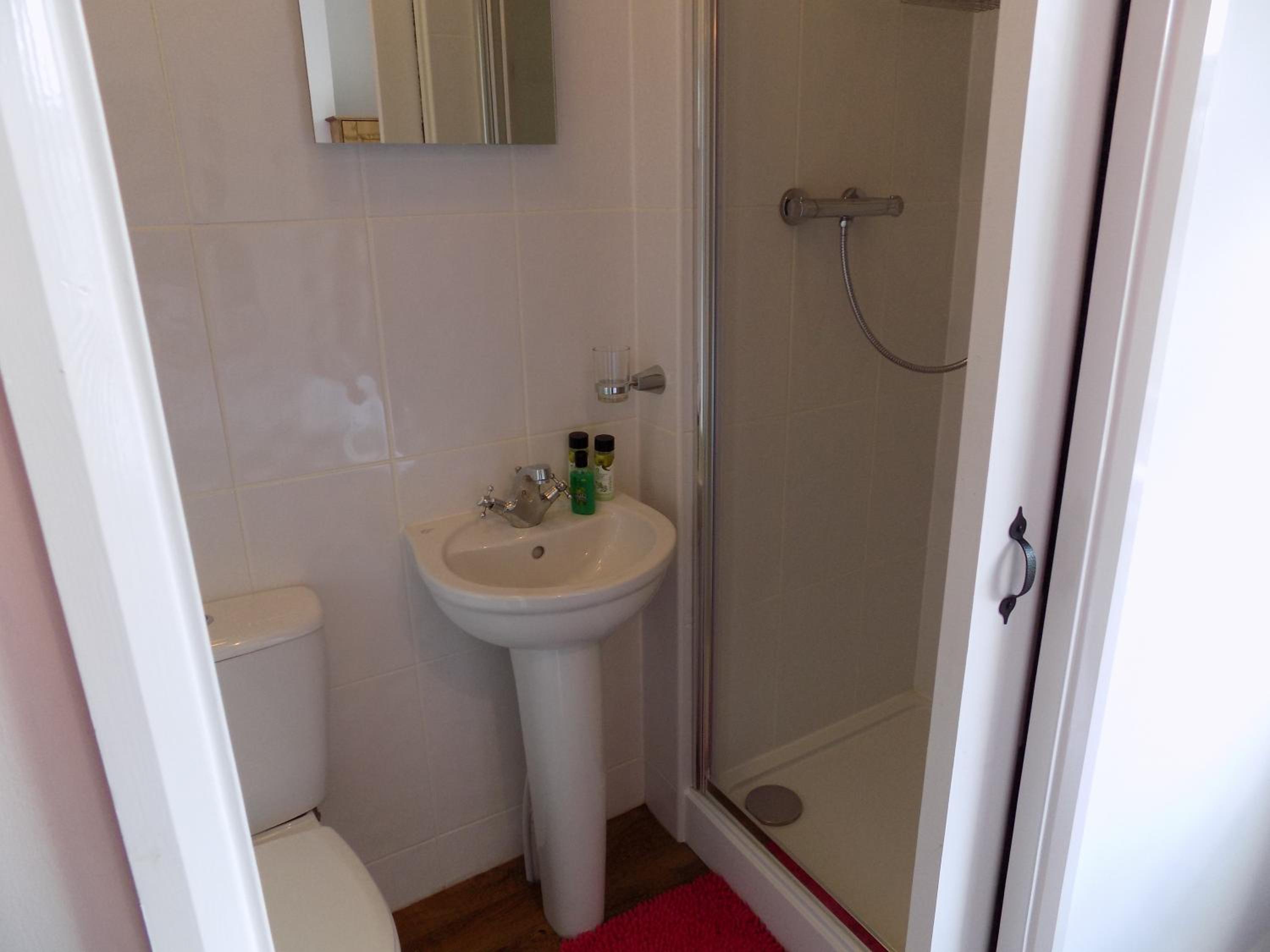 Single Room photo 3