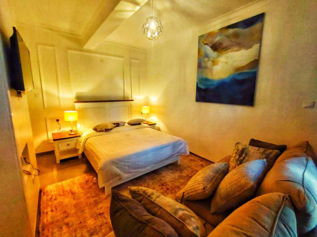 Queen Room