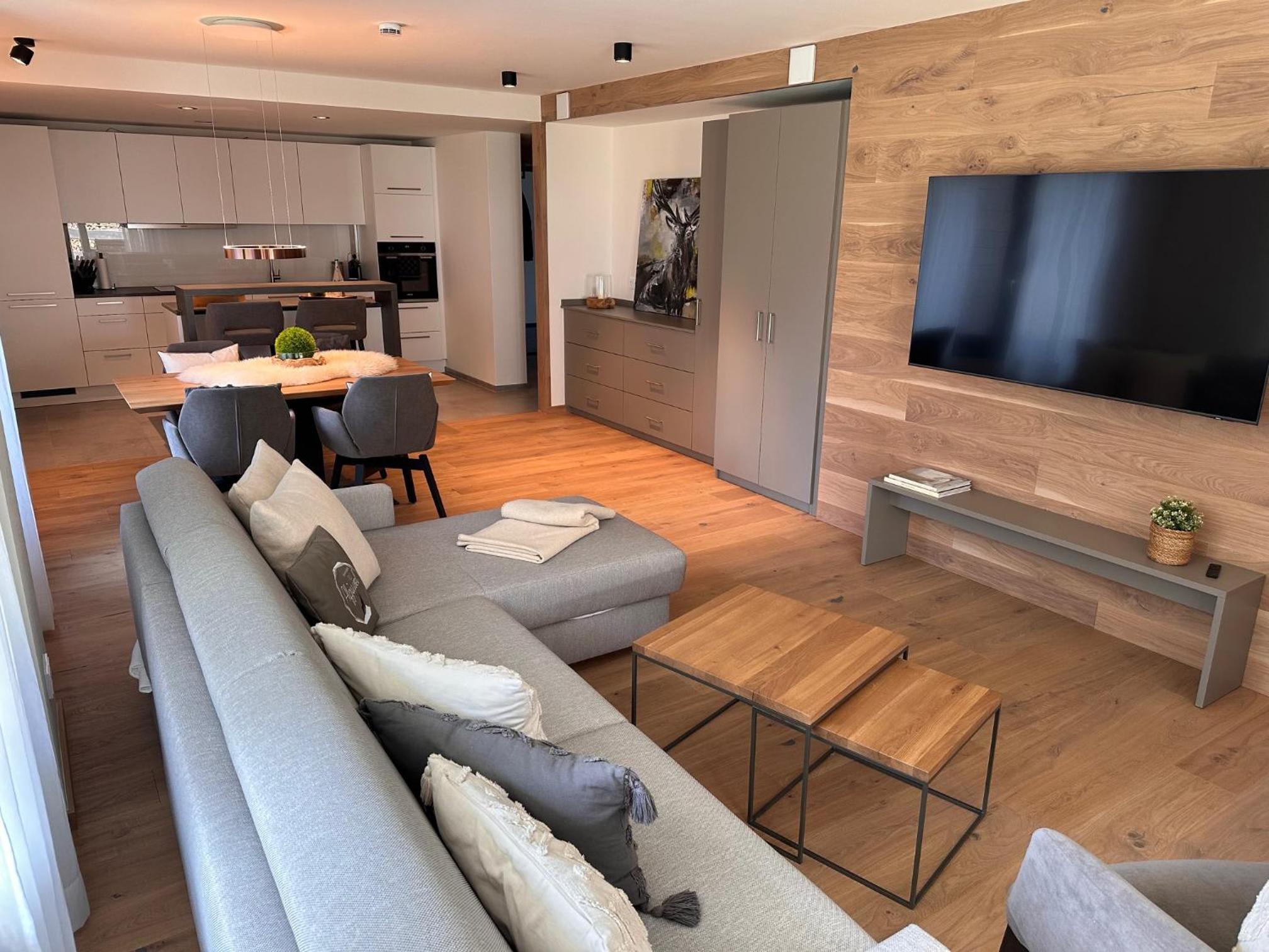 Apartment 8 on the first floor with balcony photo 2