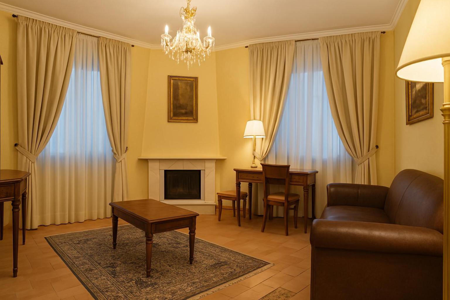 Suite - Photo 3