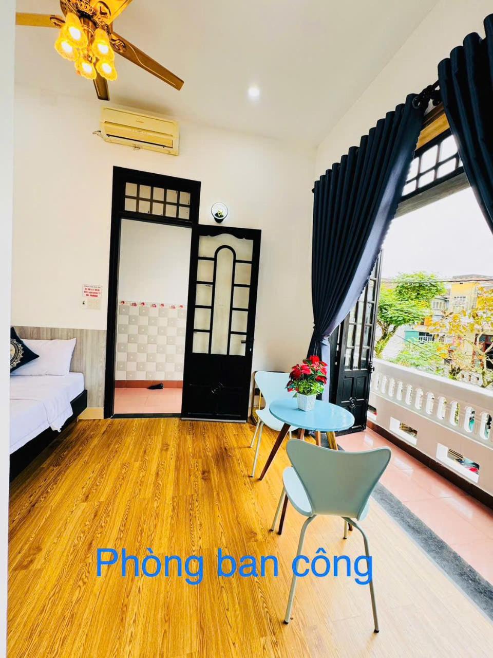 Deluxe Double Room with Balcony photo 3