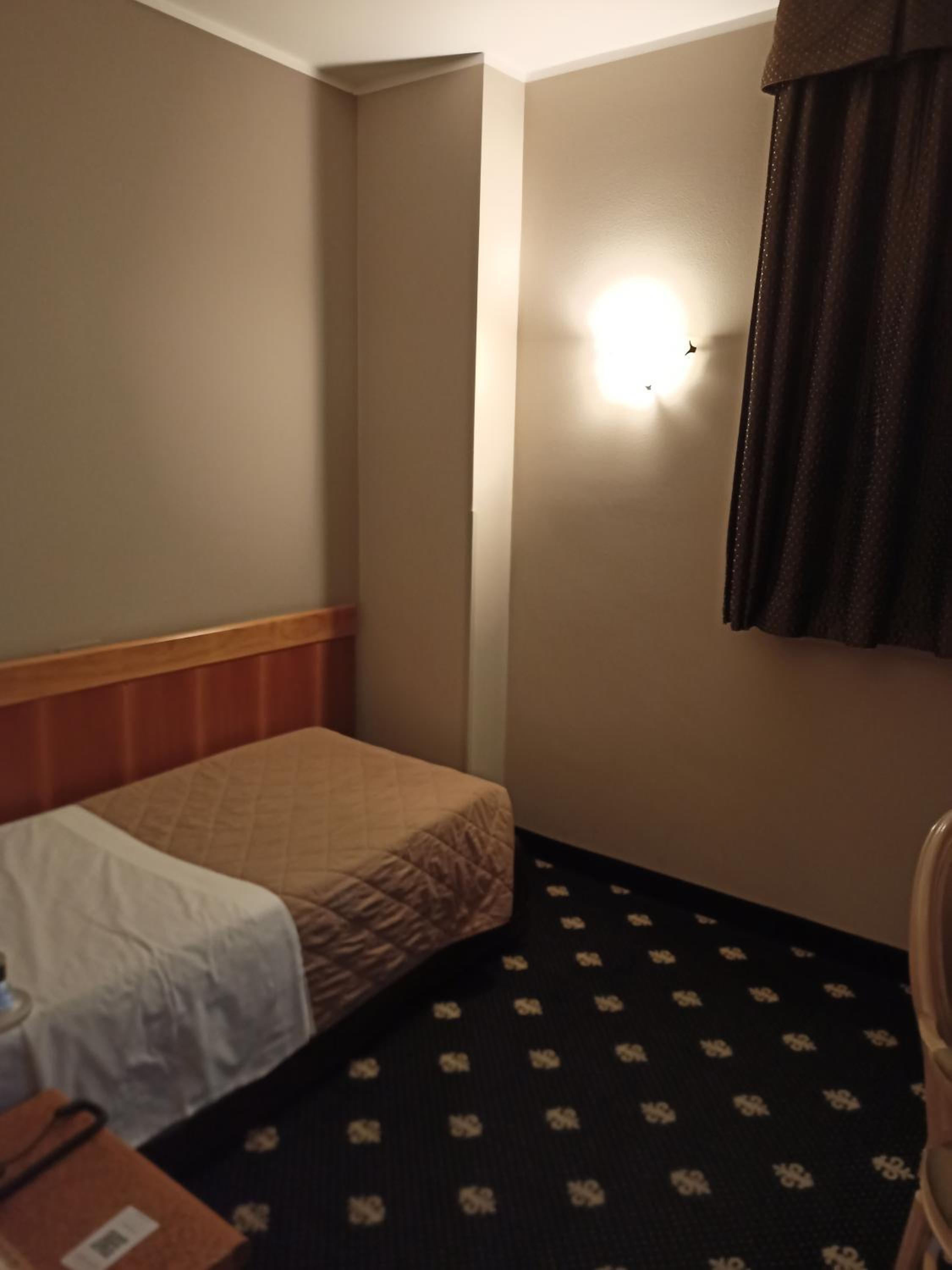 Single Room - Photo 1