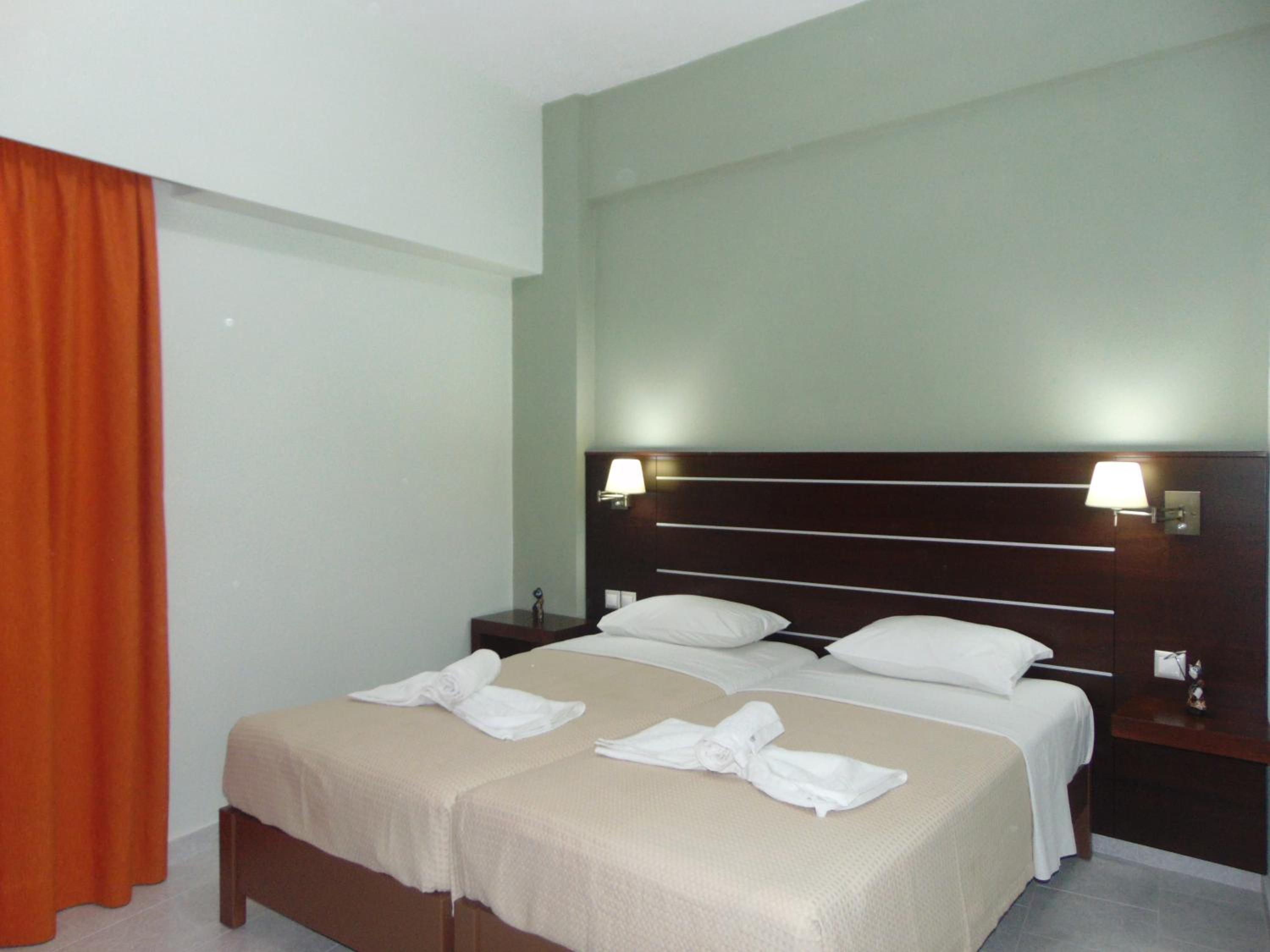 Double or Twin Room with Sea View photo 3