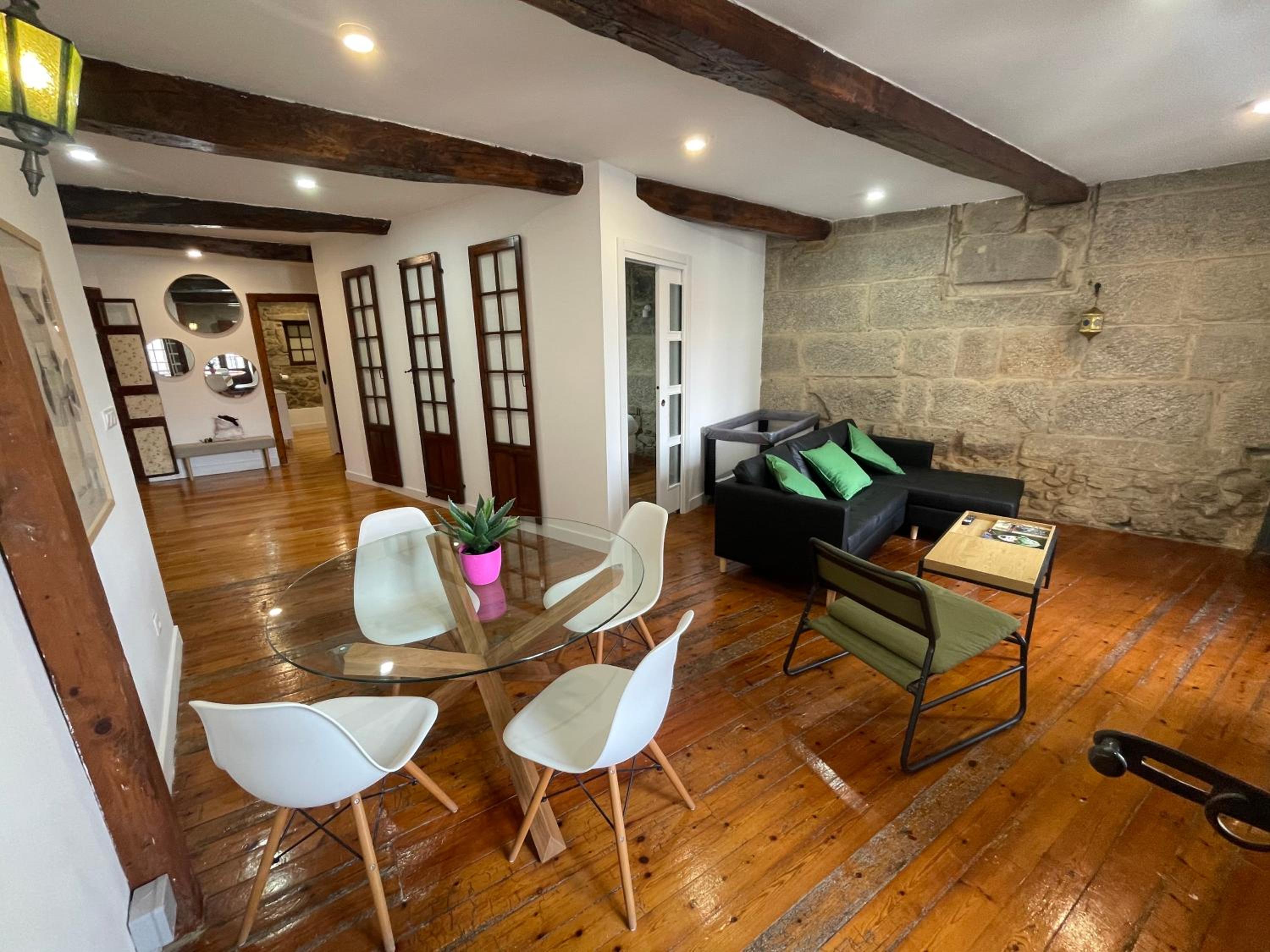Two-Bedroom Deluxe Apartment with Balcony