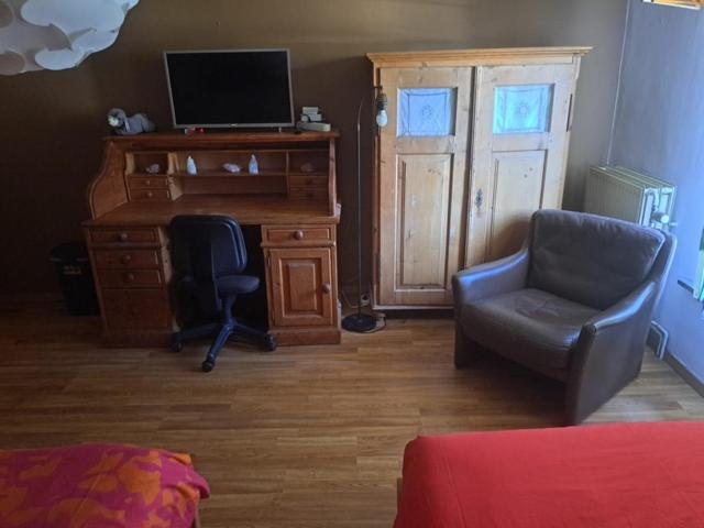 Family Room photo 2