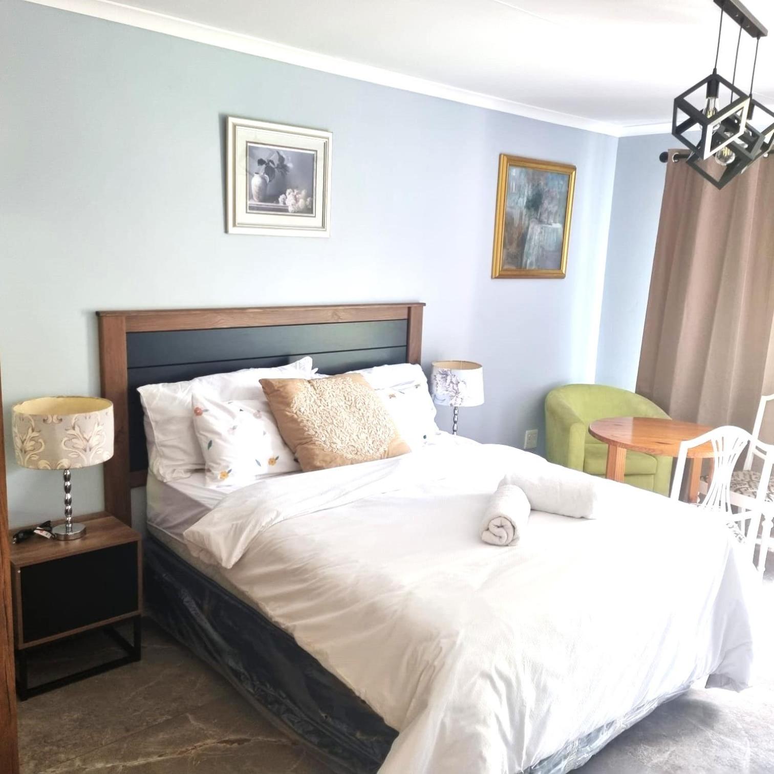 Executive Suite - Photo 1