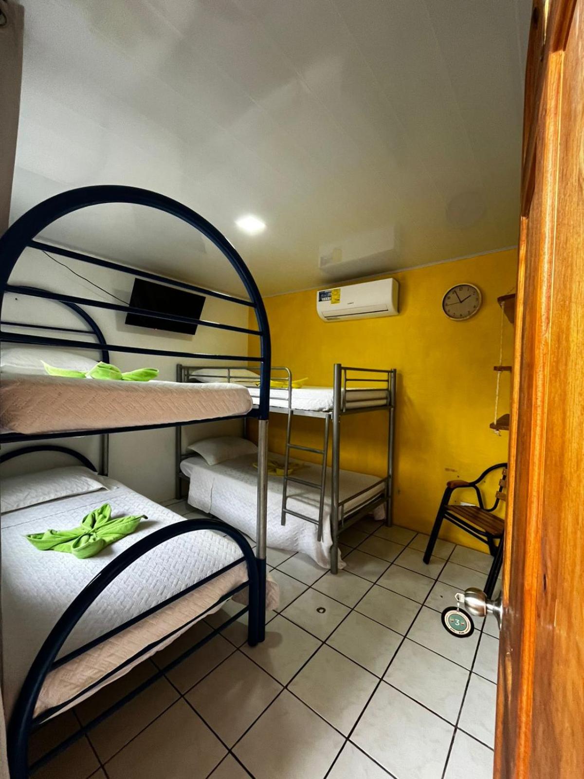 Twin Room with Private Bathroom photo 1