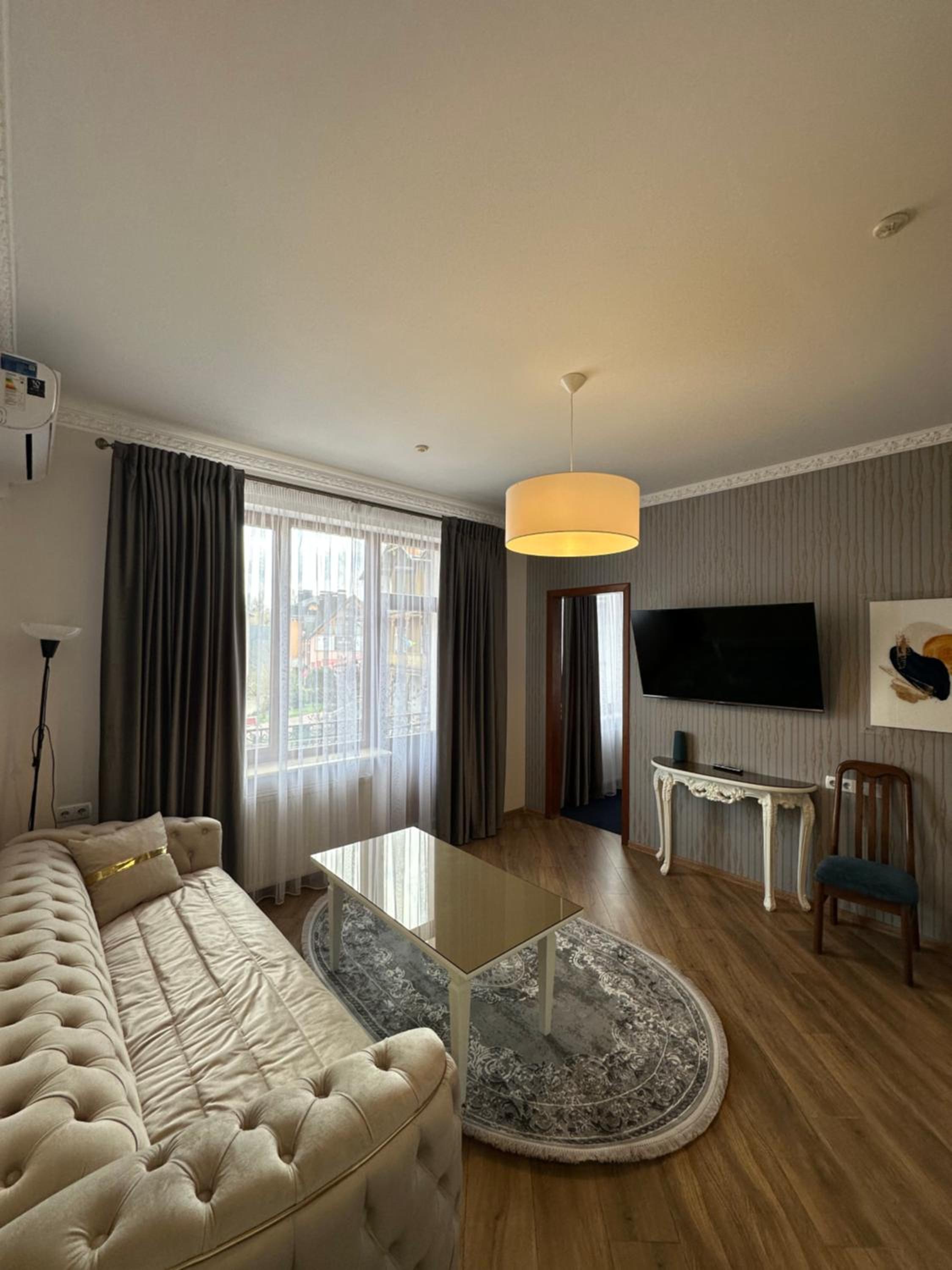King Suite with Balcony photo 3