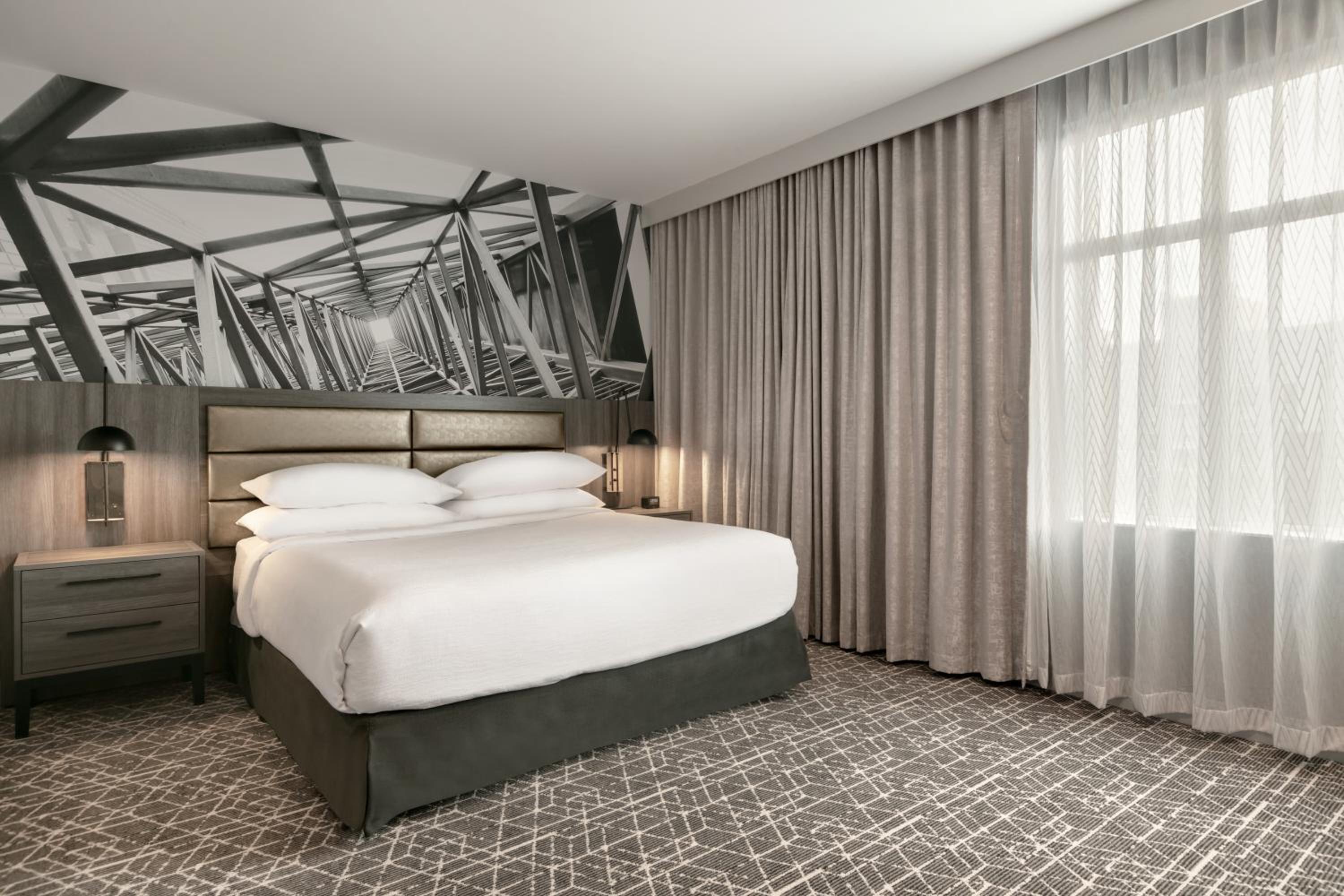 Two-Room King Suite with Balcony and Bath Tub - Mobility/Hearing Access - Photo 3