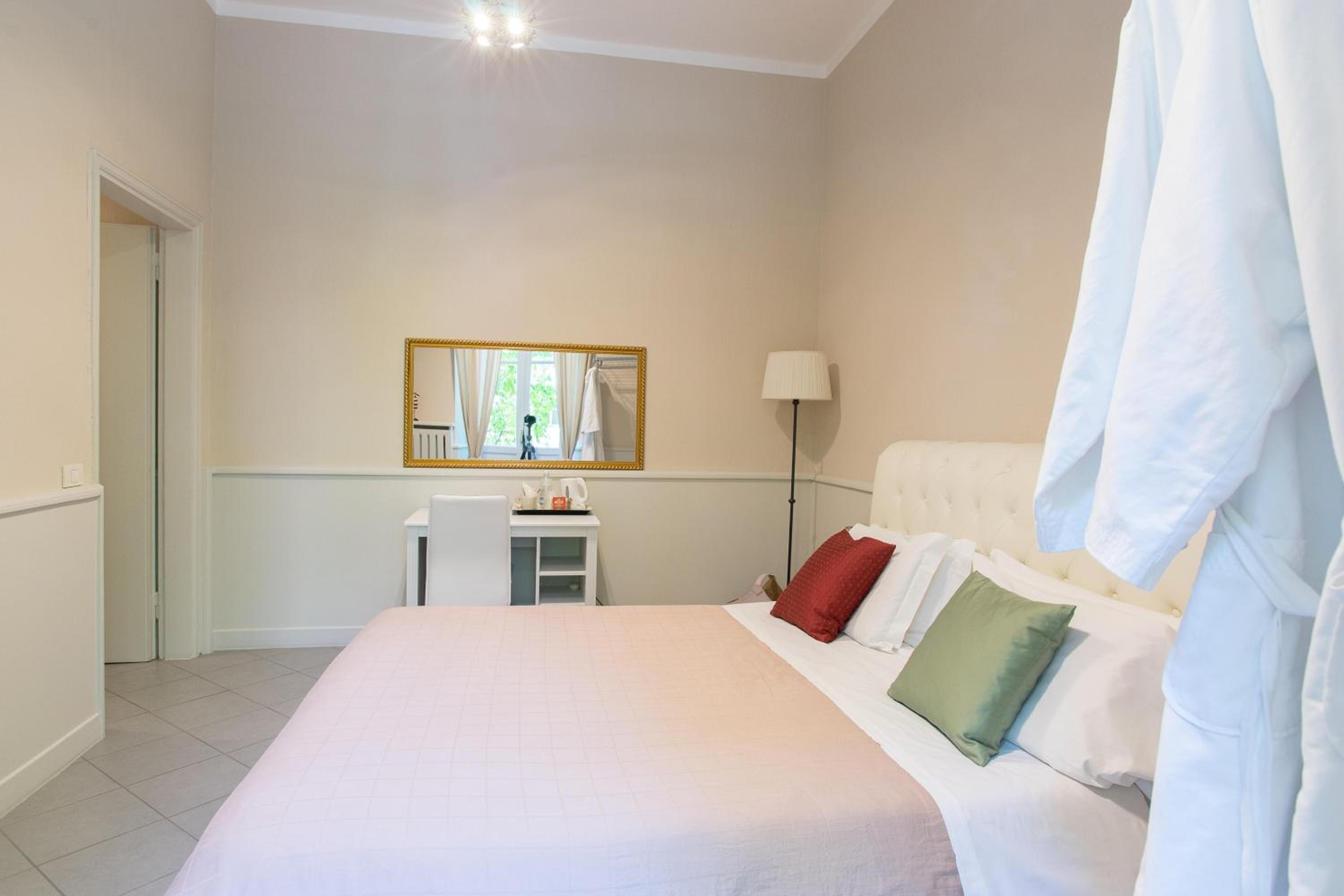 Double Room with Private External Bathroom photo 2