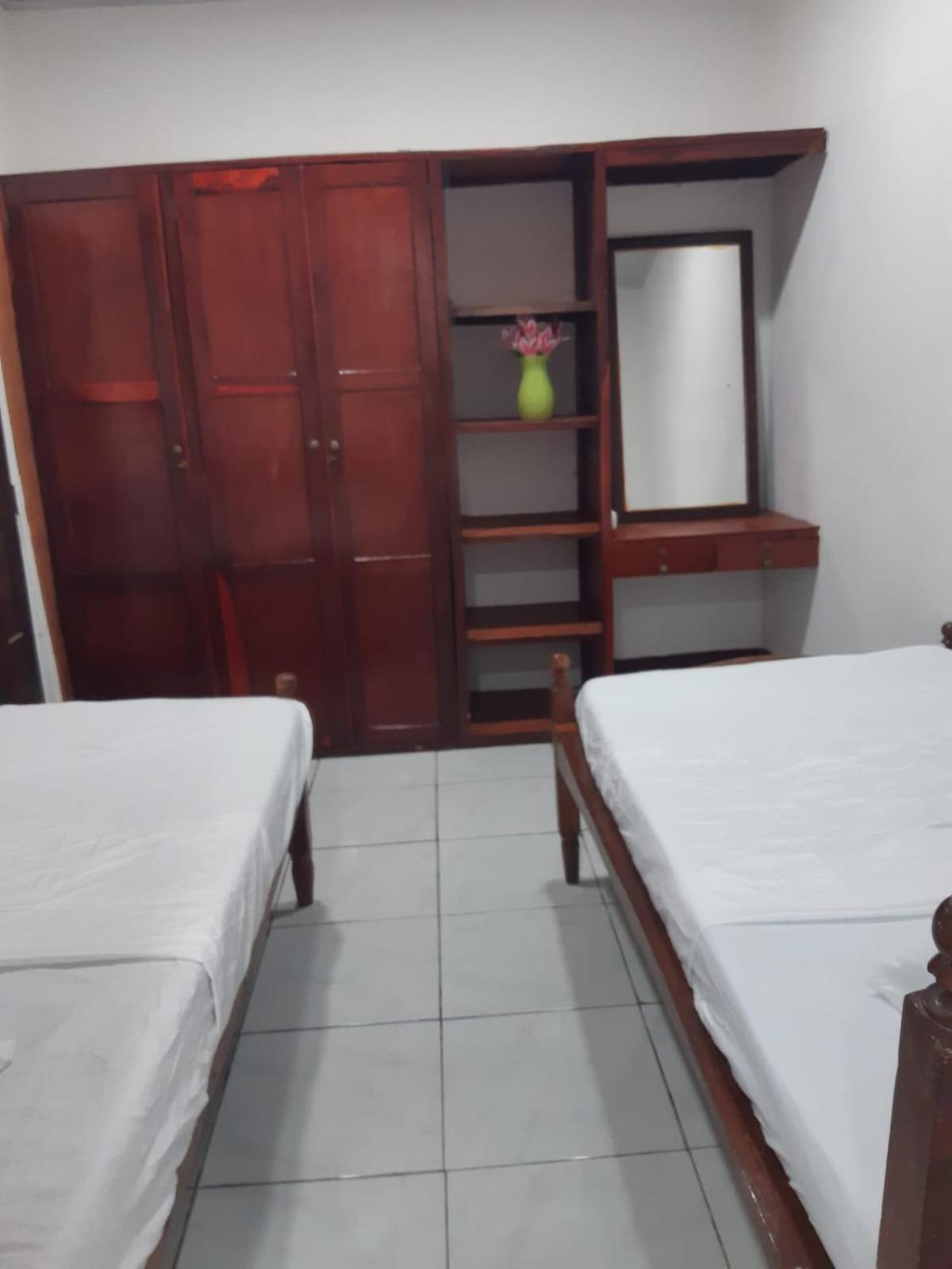 Double Room with Shared Bathroom photo 2