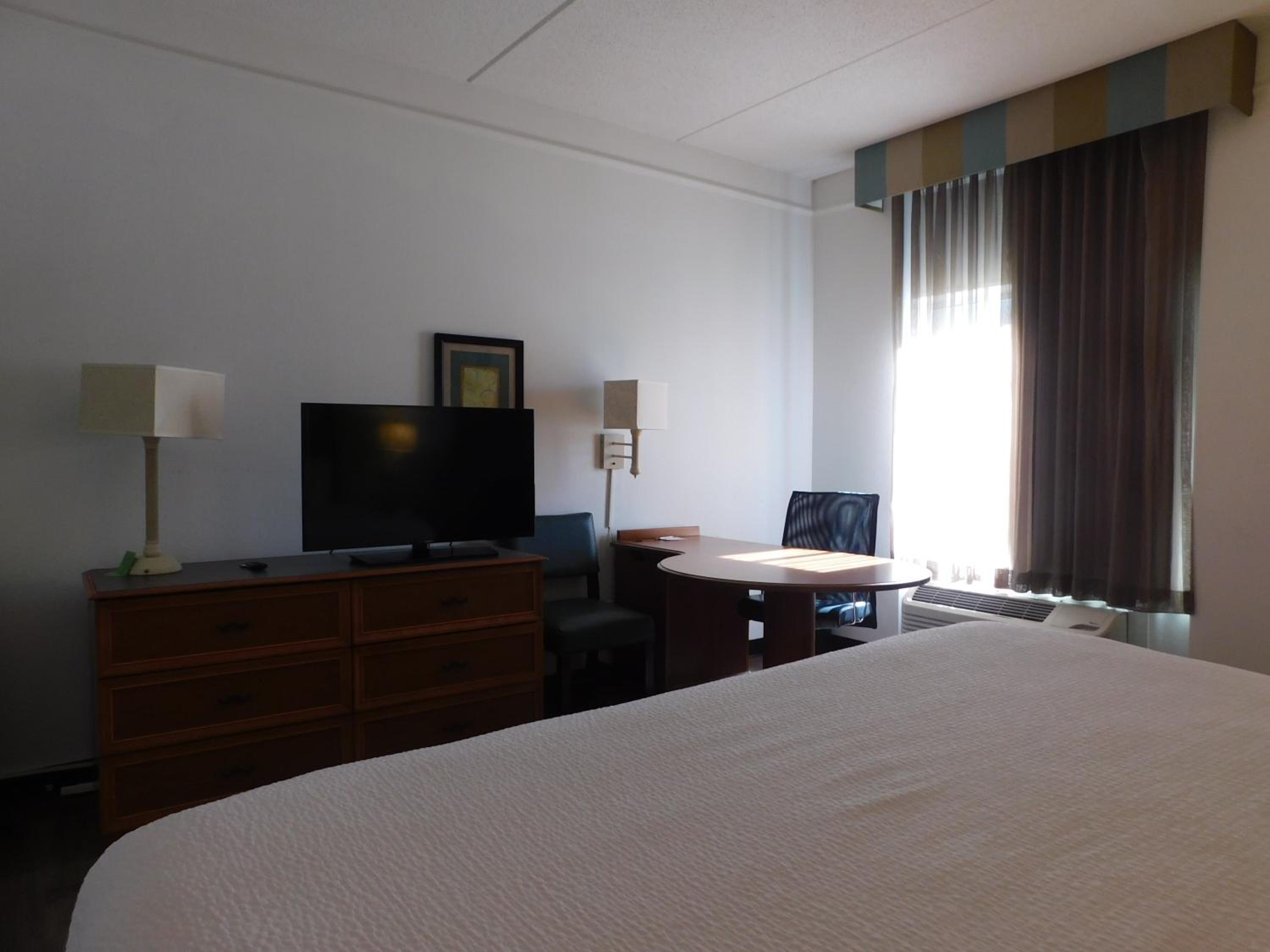 Superior King Room - Non-Smoking - Photo 2