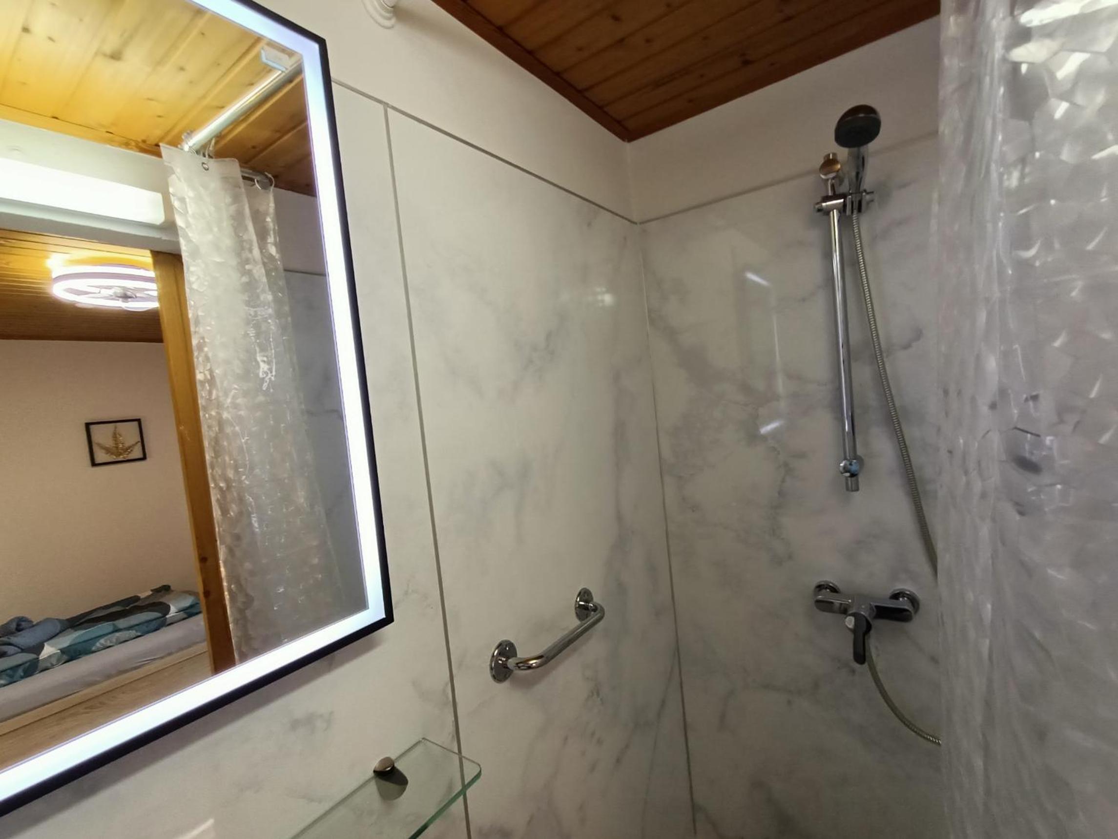 Deluxe Single Room with Balcony photo 2