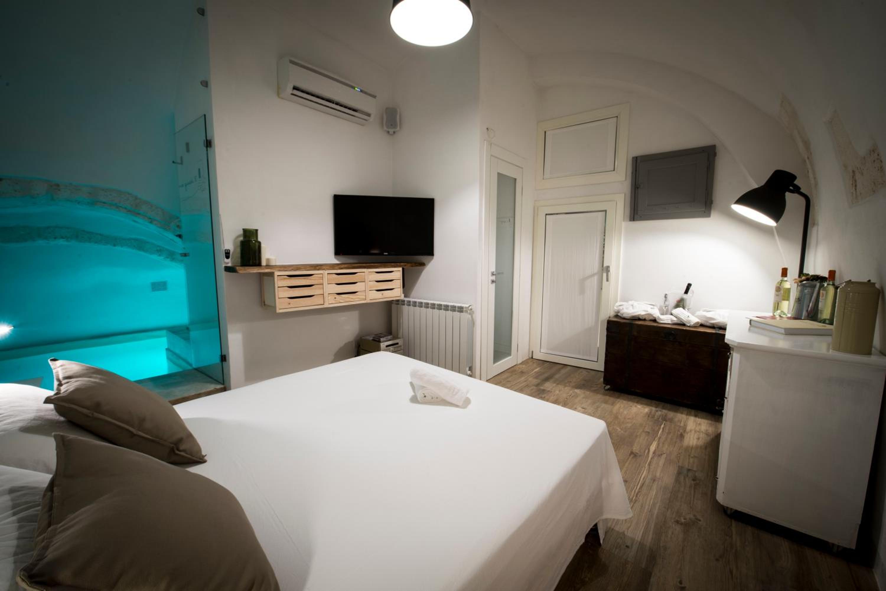One-Bedroom Apartment - Split Level - Photo 24