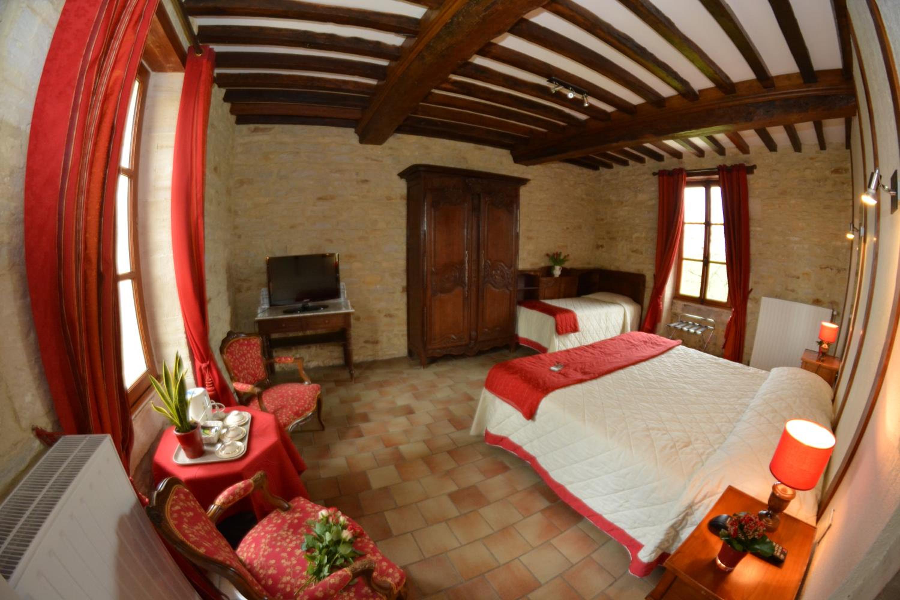 Two-Bedroom House - Photo 1