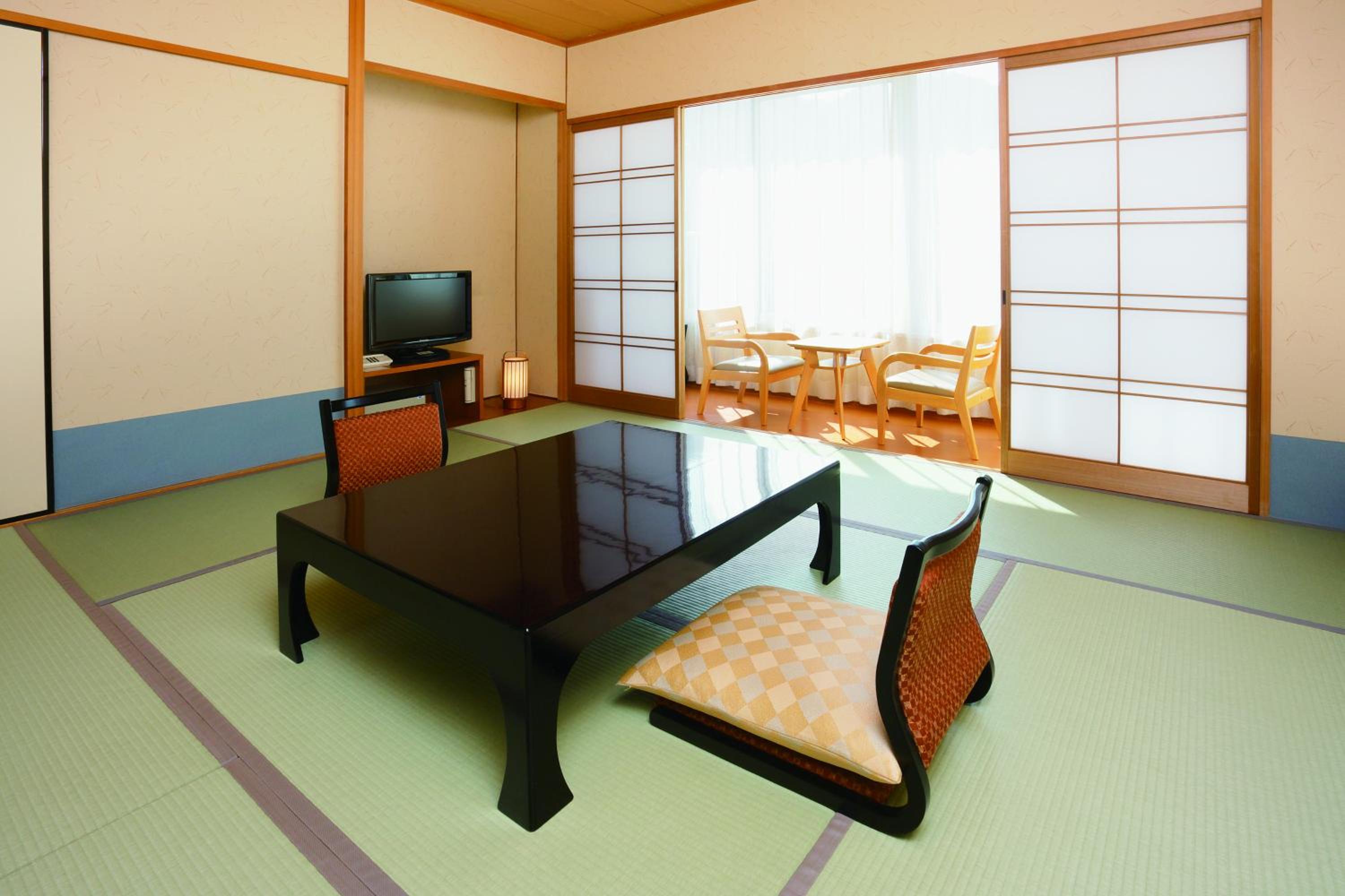 Value Room - Breakfast Included