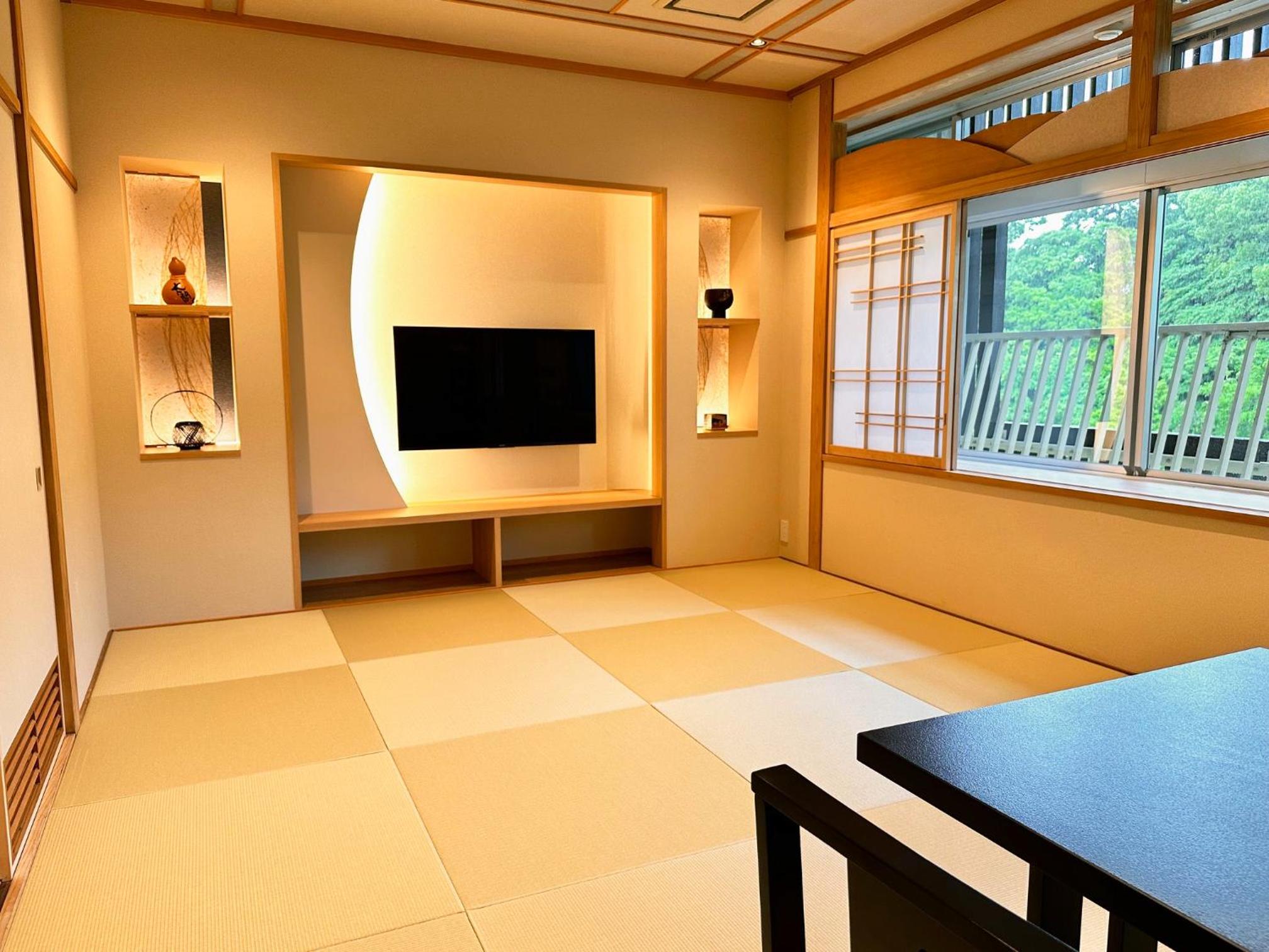 Premier Room thumbnail 6