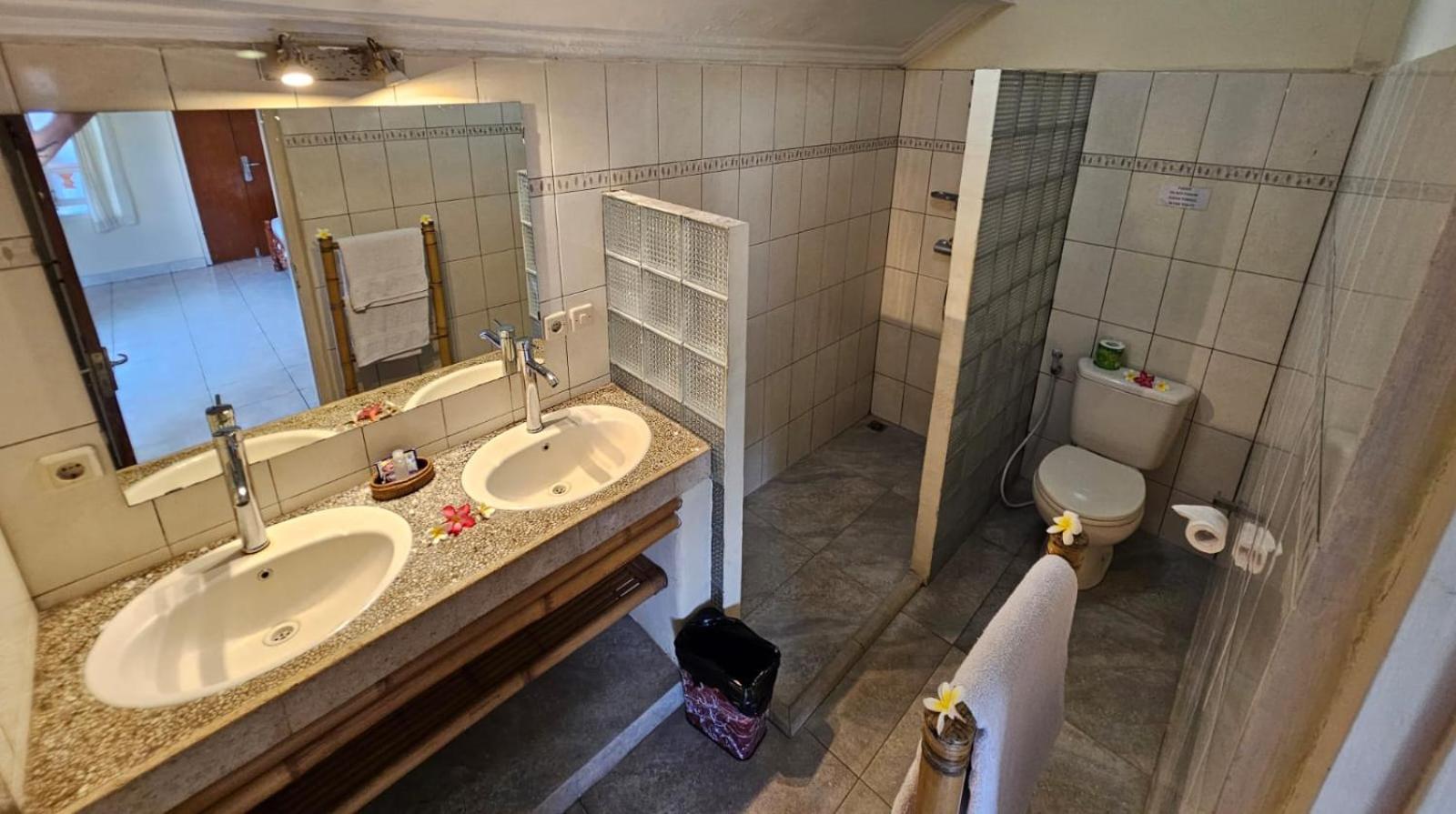 Standard Twin Room - Photo 2