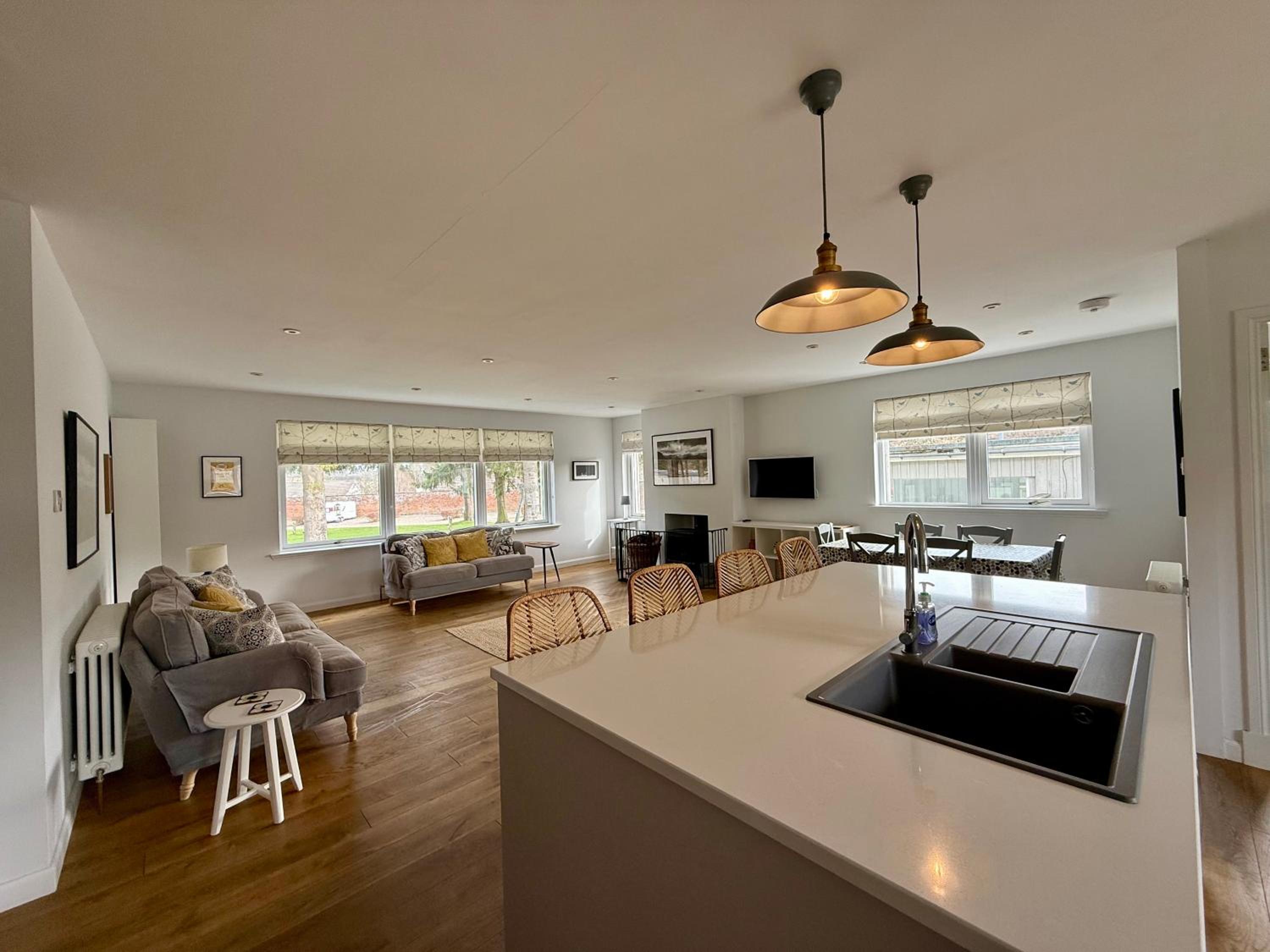 Three-Bedroom House photo 2