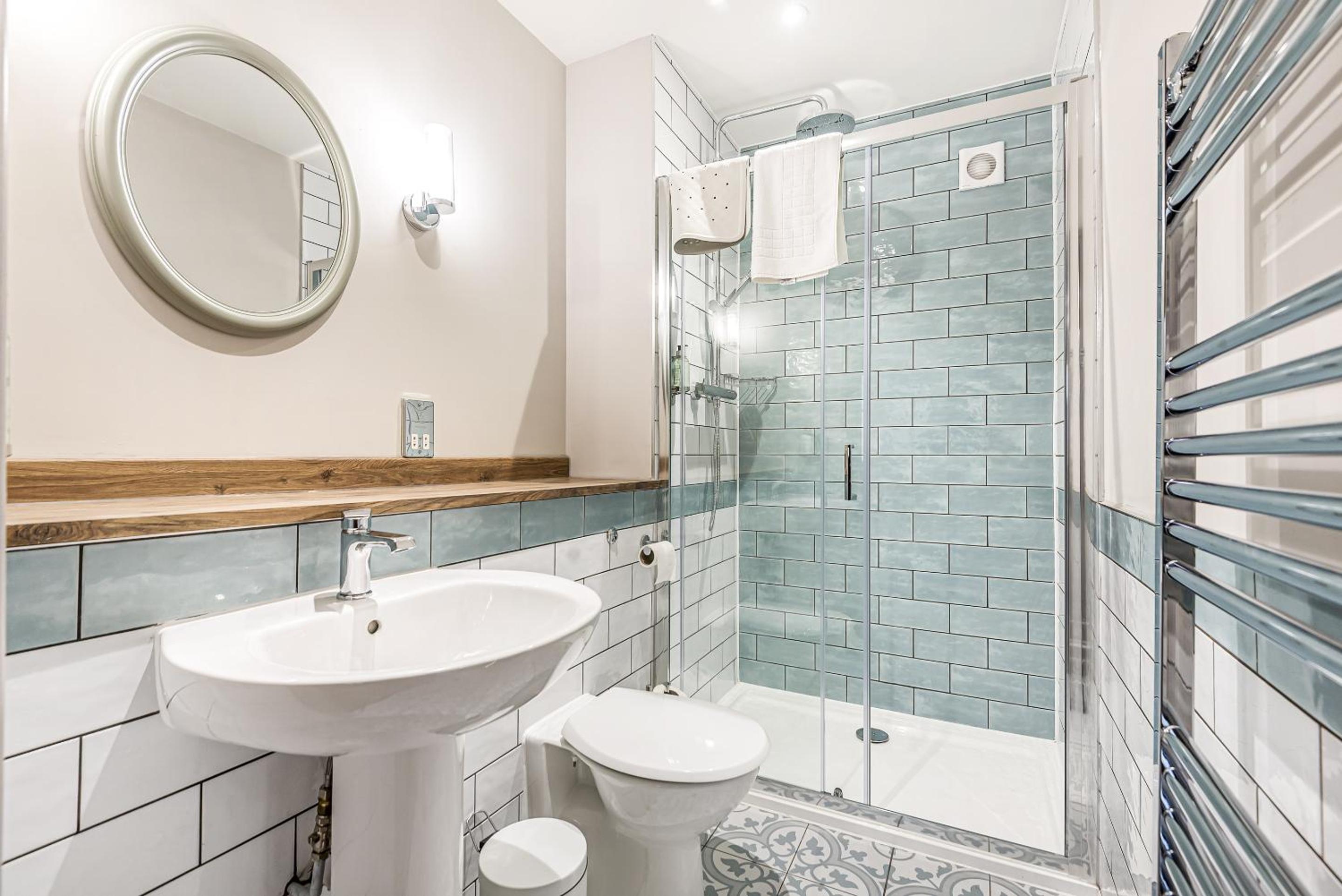 Deluxe Double Room with Shower